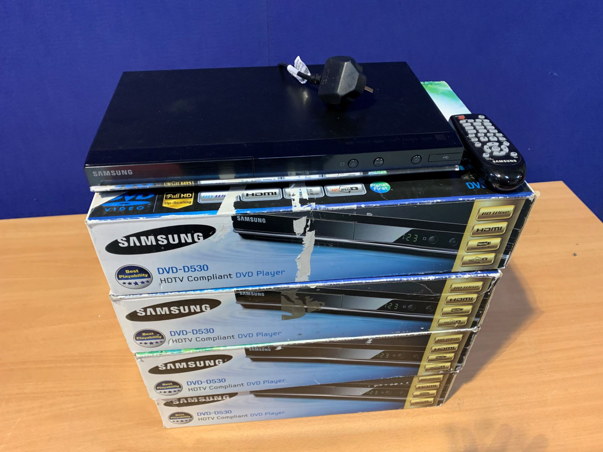 5 X Samsung D530 DVD Players
