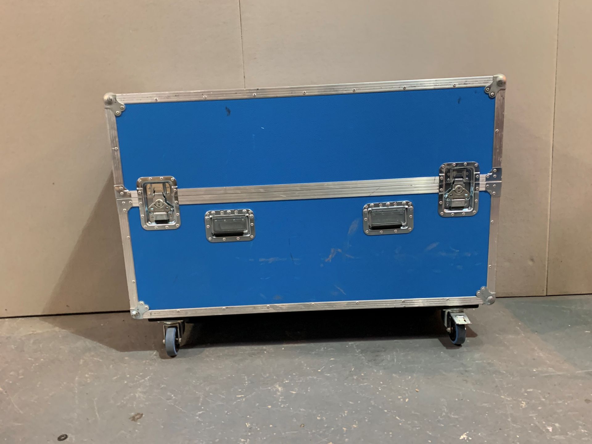 Double Flight case for Lots 29 & 30 - 1228 x 880 x 385mm