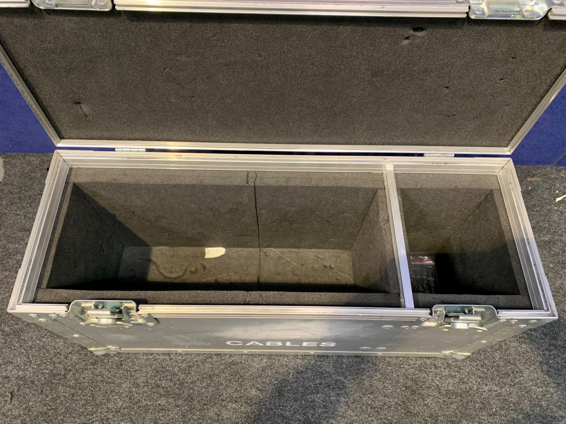 Flight Case - 615 x 330 x 220mm