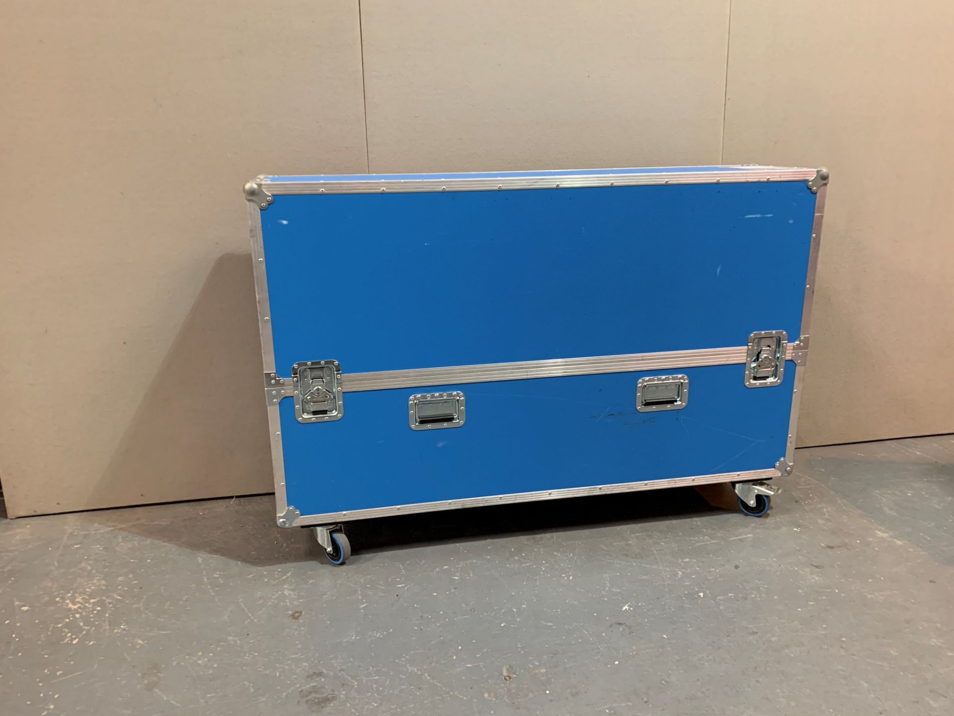 Single Flightcase for Lot 8 1590 x 1085 x 398mm