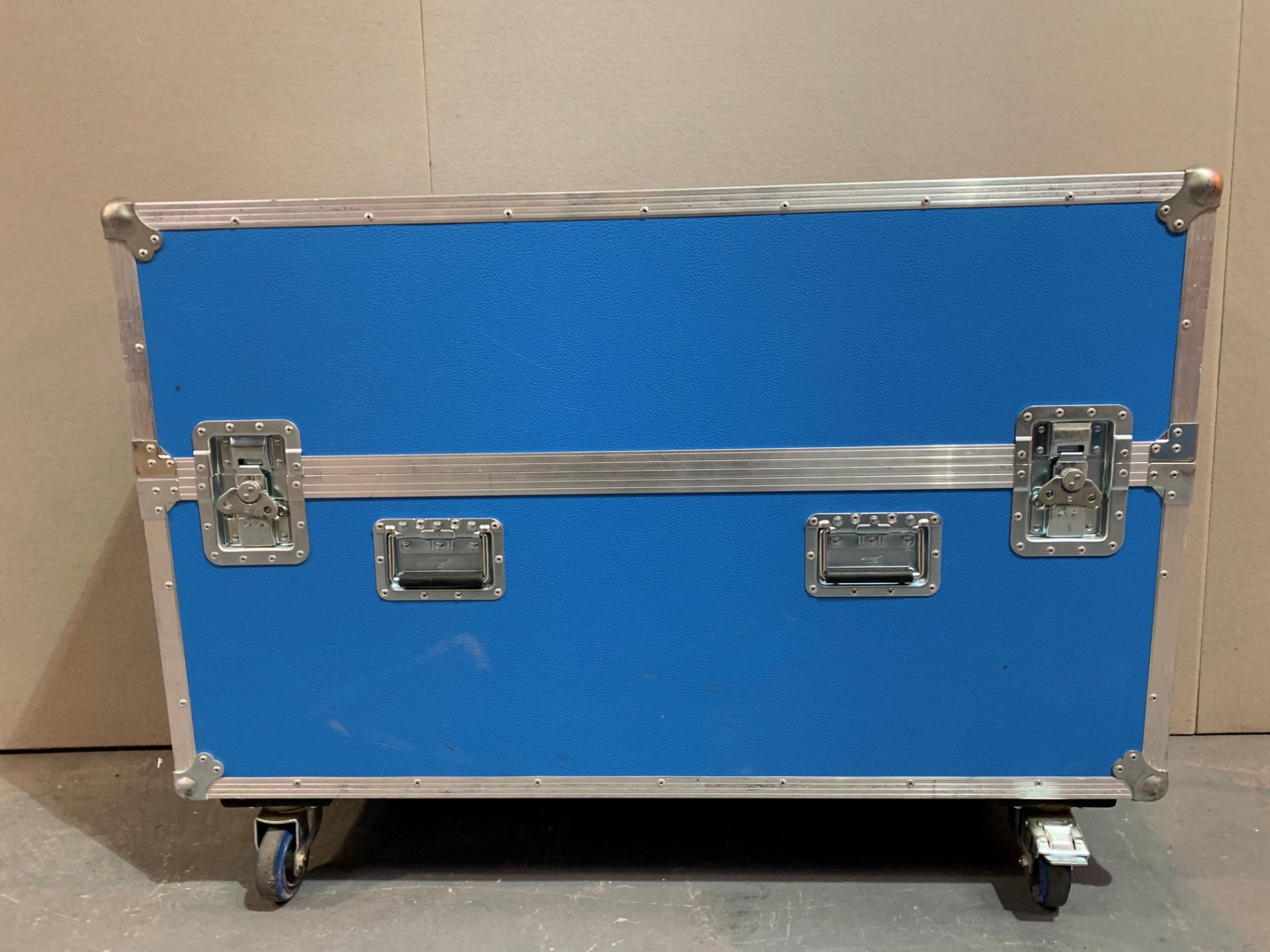 Double Flight case for Lots 40 & 41 - 1220 x 874 x 385mm