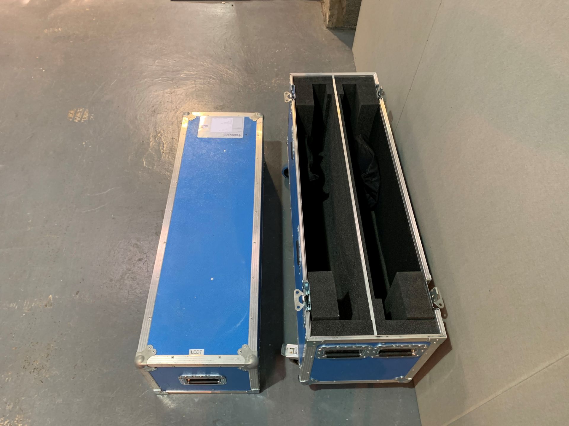 Double Flight case for Lots 27 & 28 - 1228 x 880 x 385mm - Image 2 of 2