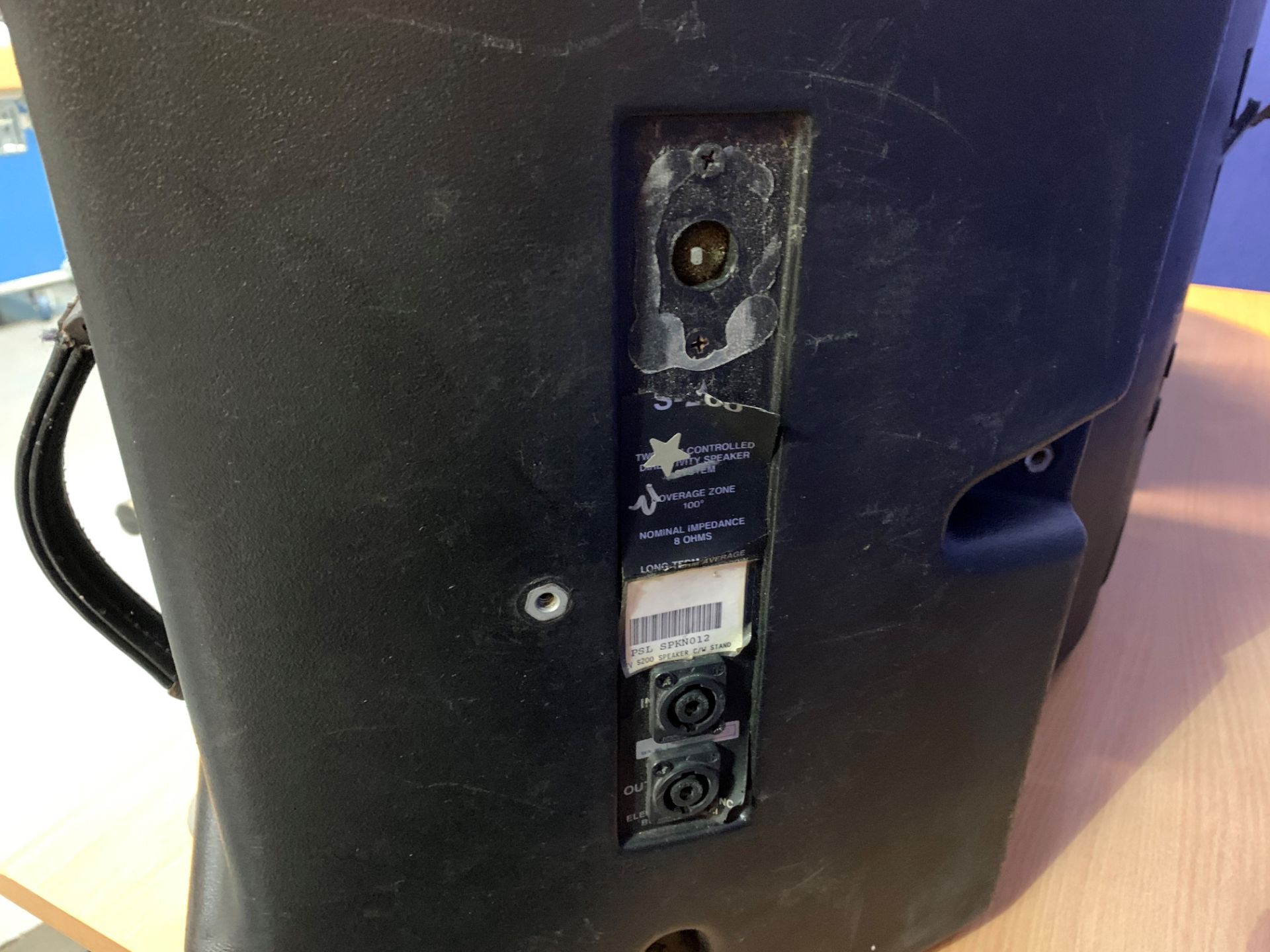 4 x EVS200 Speakers - 2 In Flightcase 2 in Bags c/w 4 Stands - Image 3 of 4