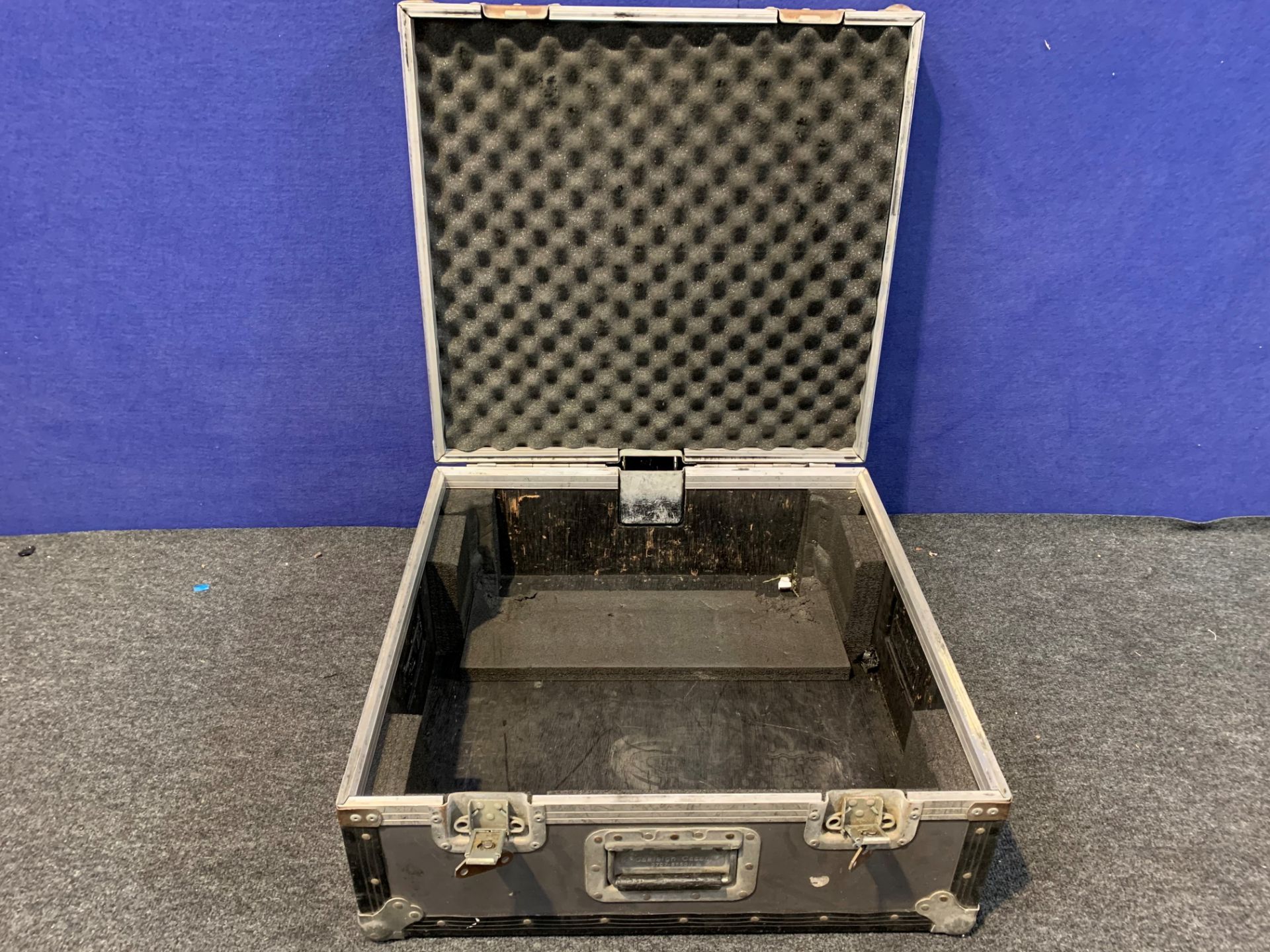 Flight Case - 610 x 570 x 270mm