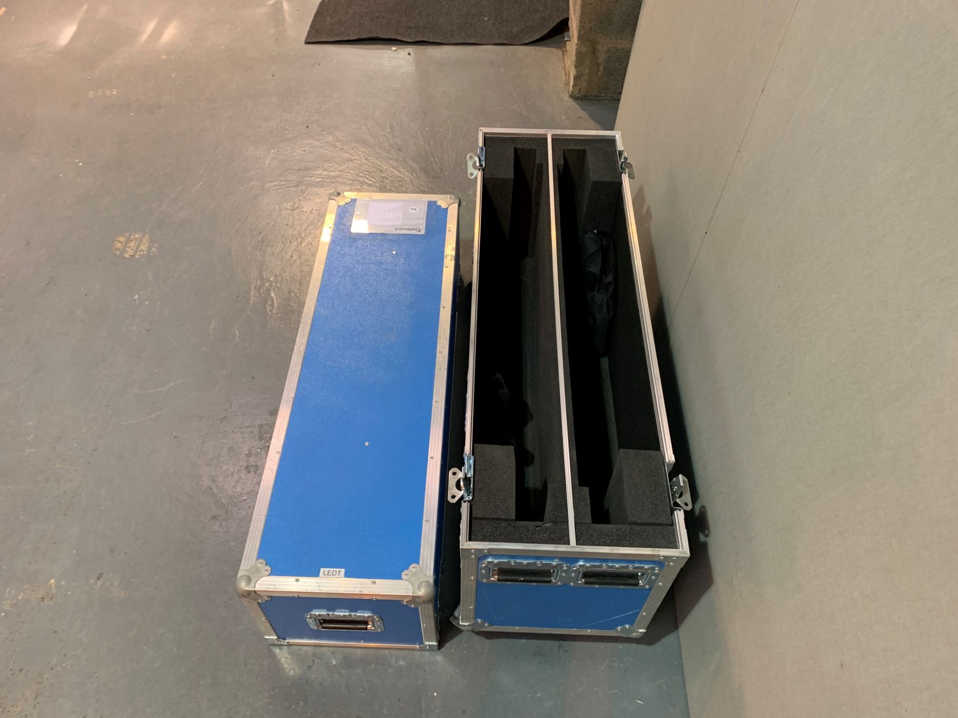 Double Flight case for Lots 29 & 30 - 1228 x 880 x 385mm - Image 2 of 2