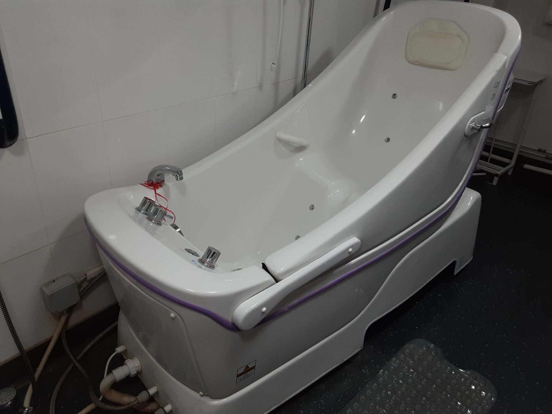 Gainsborough Model SEW Specialist Bathing System 200kg - Image 2 of 8