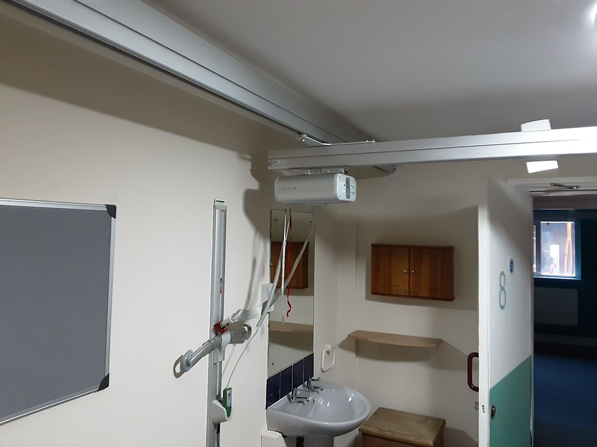Likorall 200kg Patient Lift with KwikTrak Ceiling Rail System Serial No: 8707849