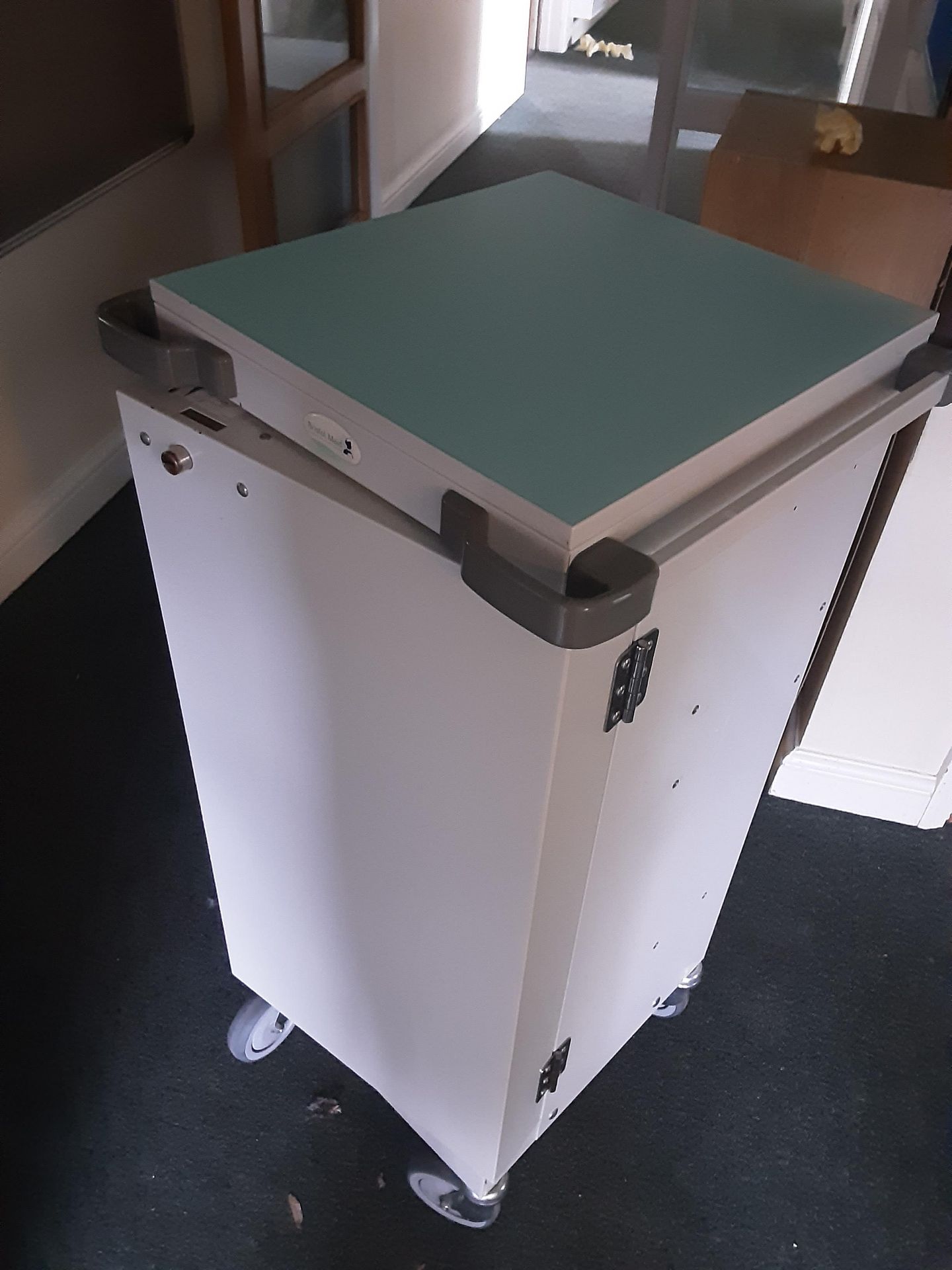 Bristol Maid Portable Medicine Cabinet - Image 2 of 6