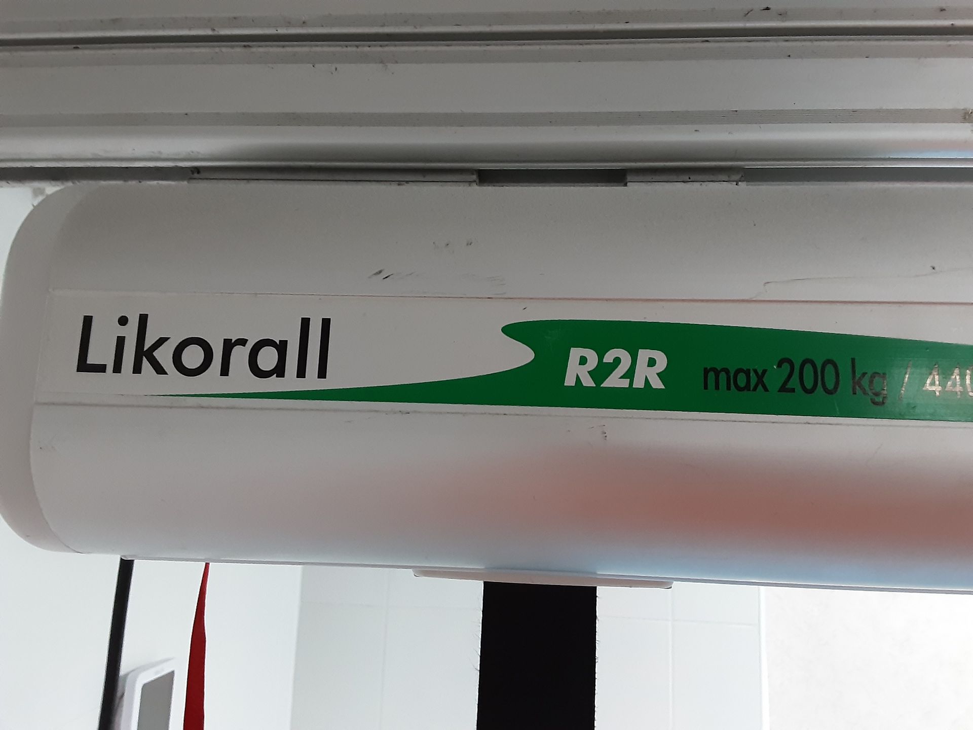 Likorall 242S R2R 200kg Patient Lift with KwikTrak Ceiling Rail System Serial No: 275558 - Image 8 of 9