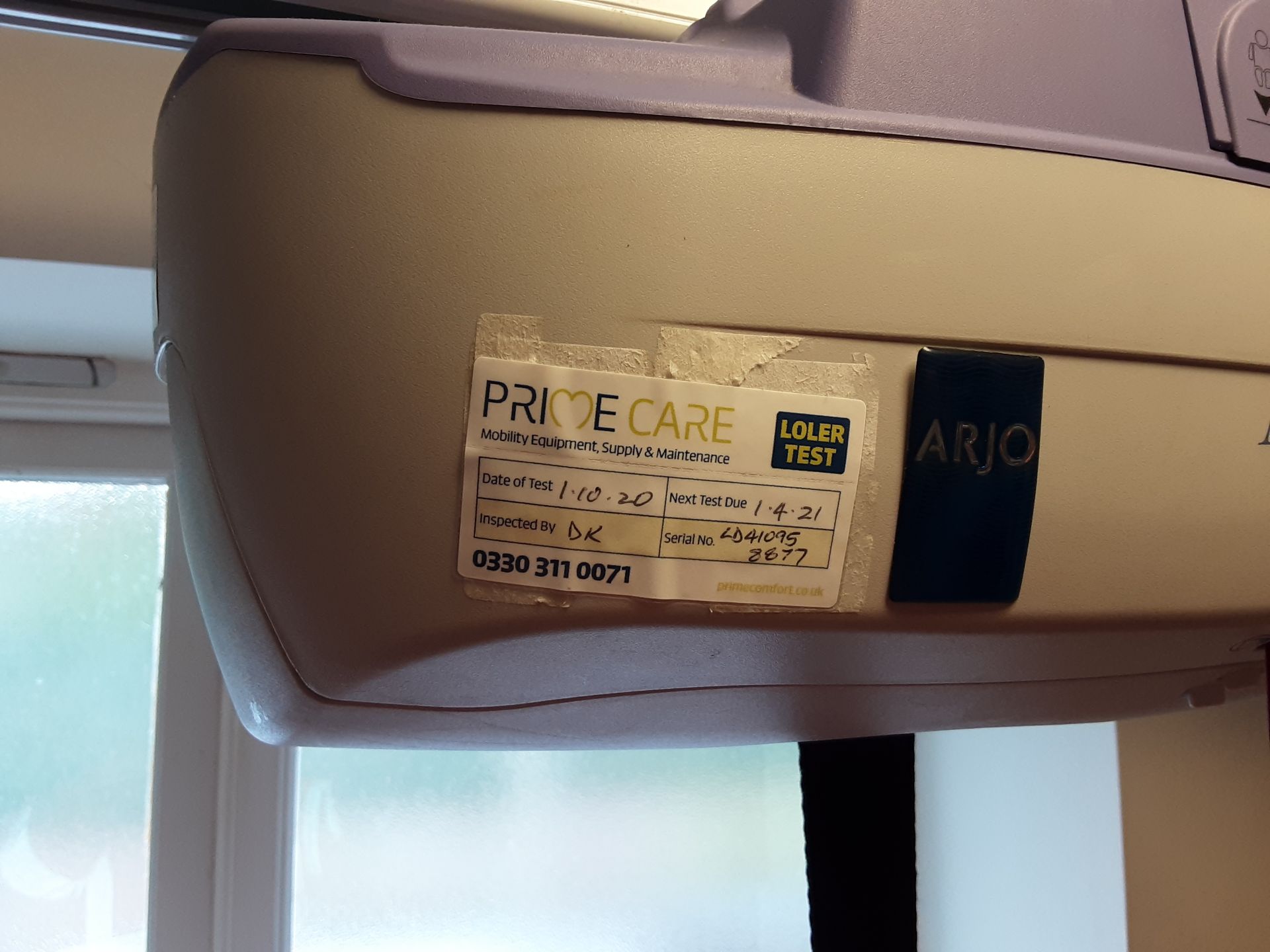 Arjo Maxi Sky 600 Patient Lift with KwikTrak Ceiling Rail System Serial No: LD410958877 - Image 6 of 9