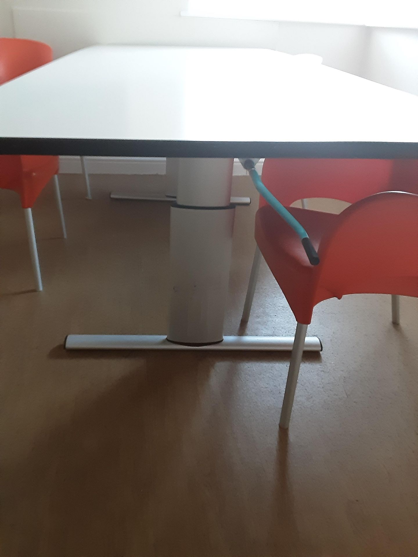 Height Adjustable Large Table (White) with 4 Chairs - Image 4 of 5