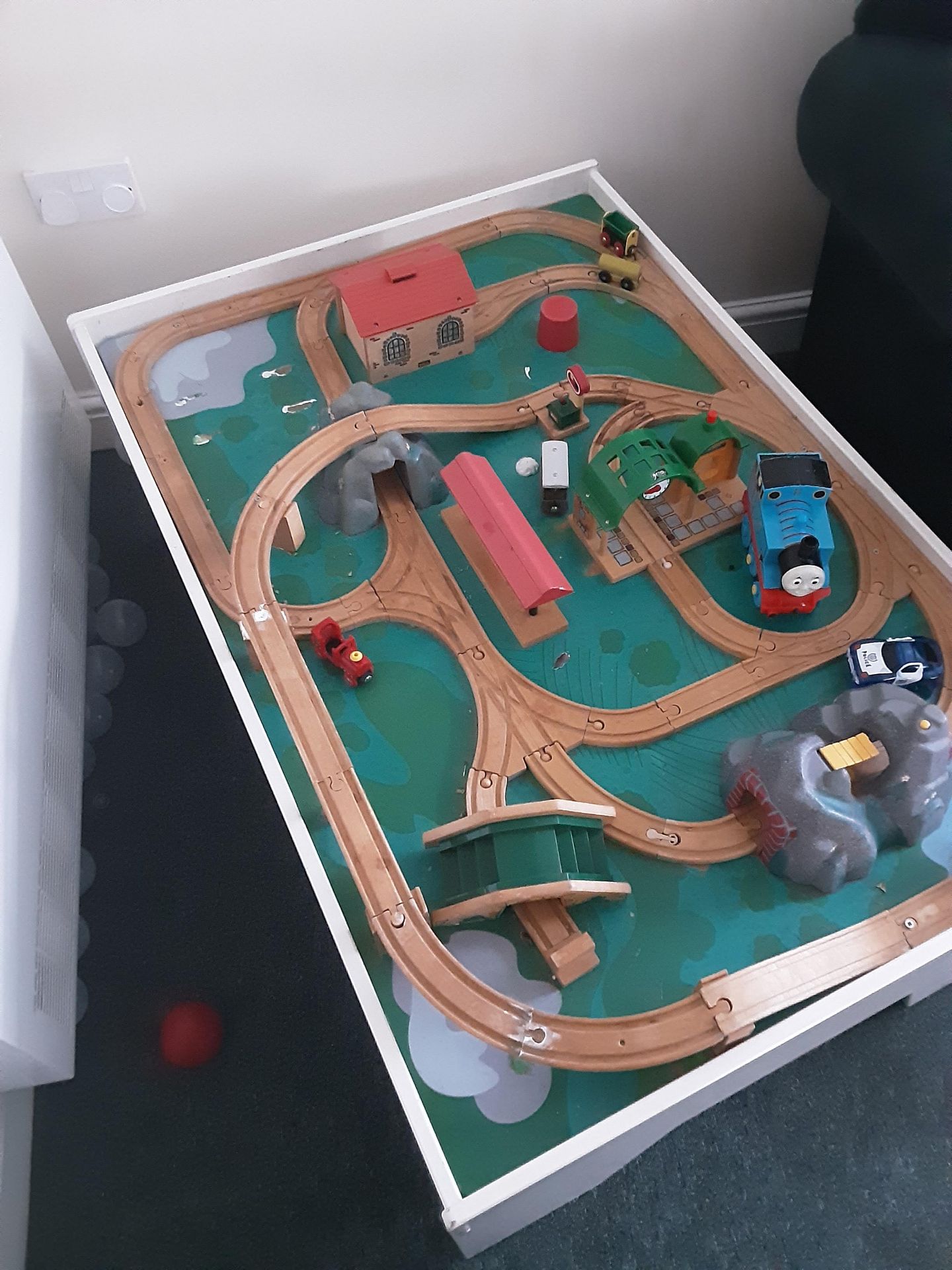 Brio Trainset & Table - Image 4 of 4