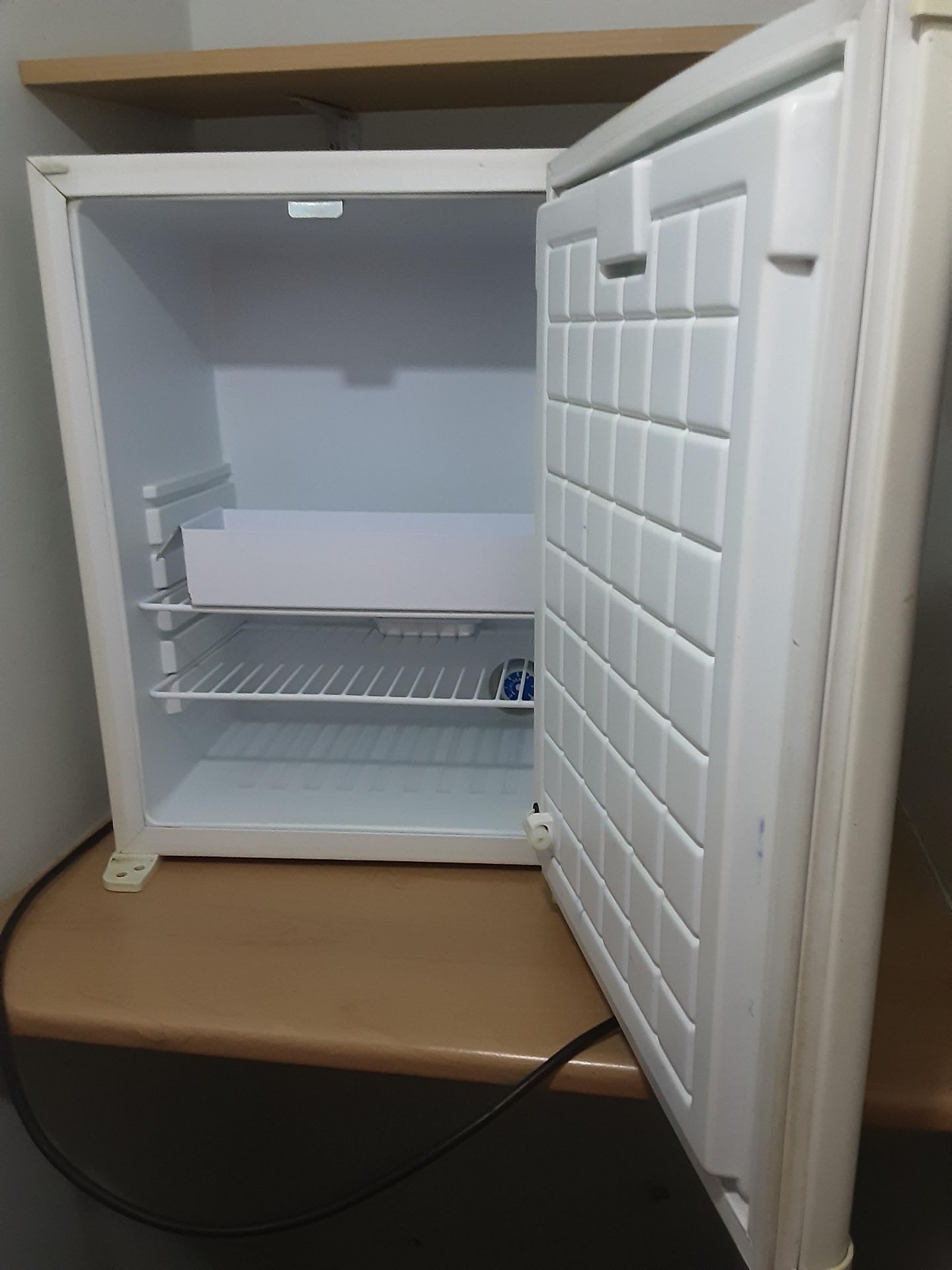 Labcold Medicine Refrigerator - Image 3 of 4