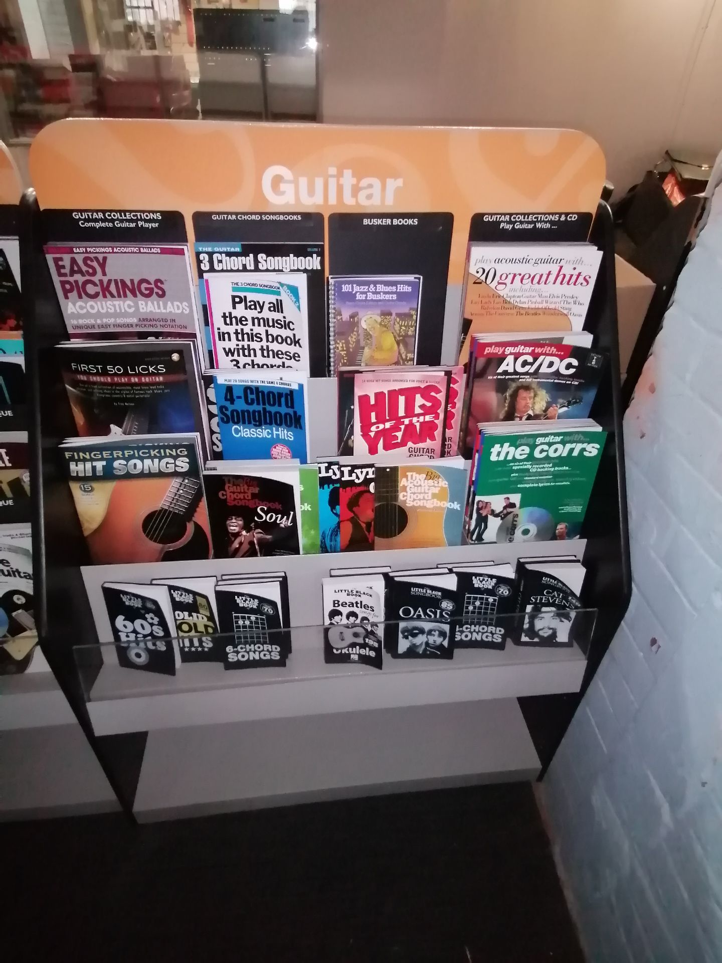 3: Guitar Books & Browser - Image 2 of 10