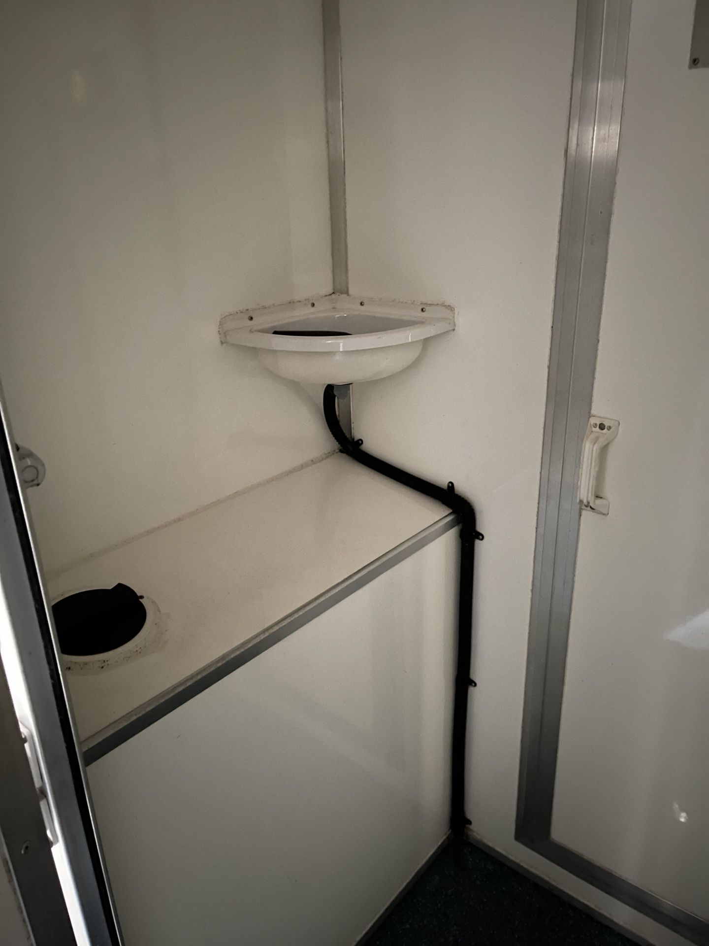 Mobile De-Contamination Unit Comprising Dirty End, Shower Enclosure, Clean End, Fitted with Knott - Image 28 of 48