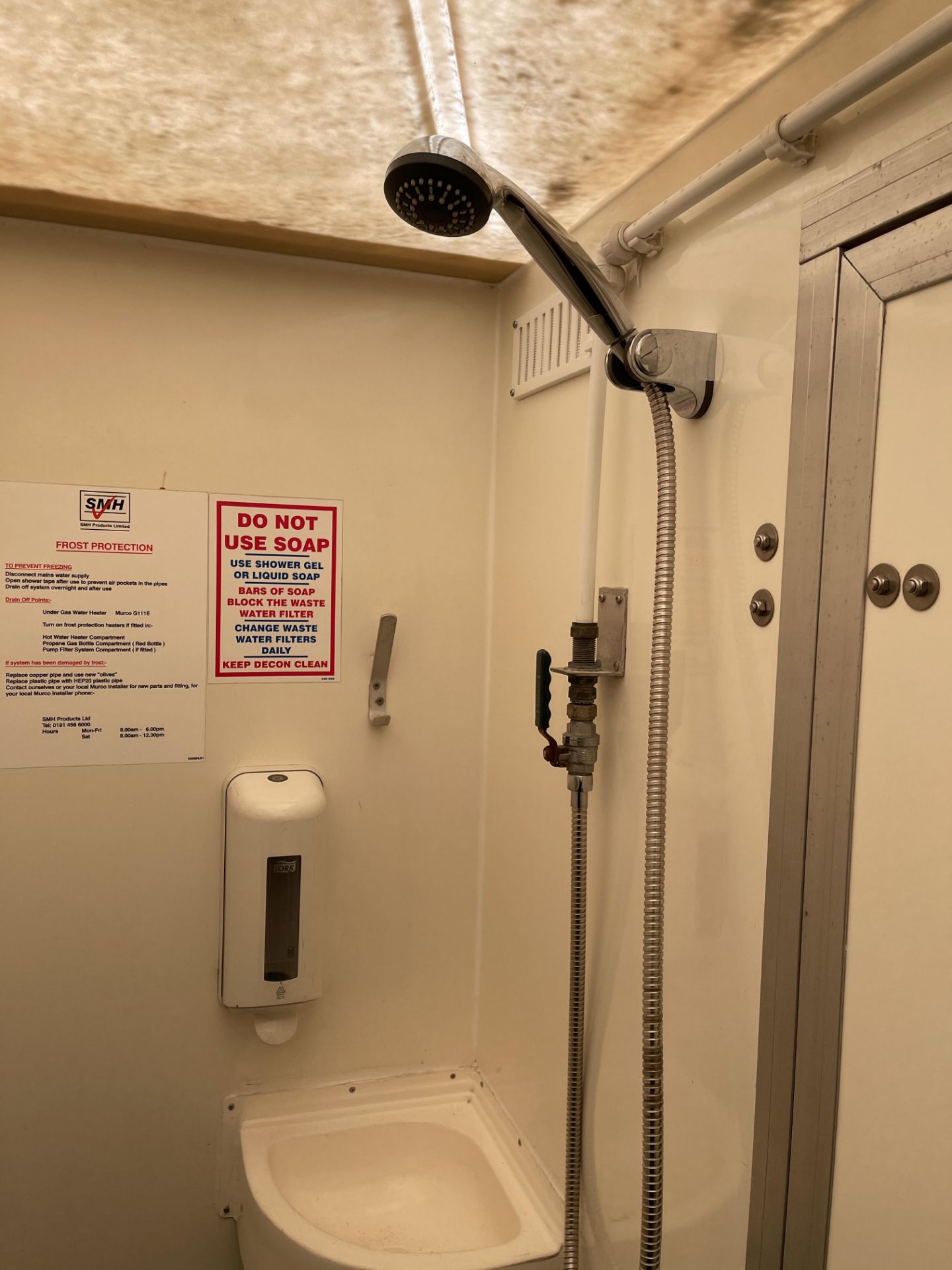 SMH Mobile De-Contamination Unit Comprising Dirty End, Twin Shower Enclosure, Clean End, Fitted with - Image 51 of 81