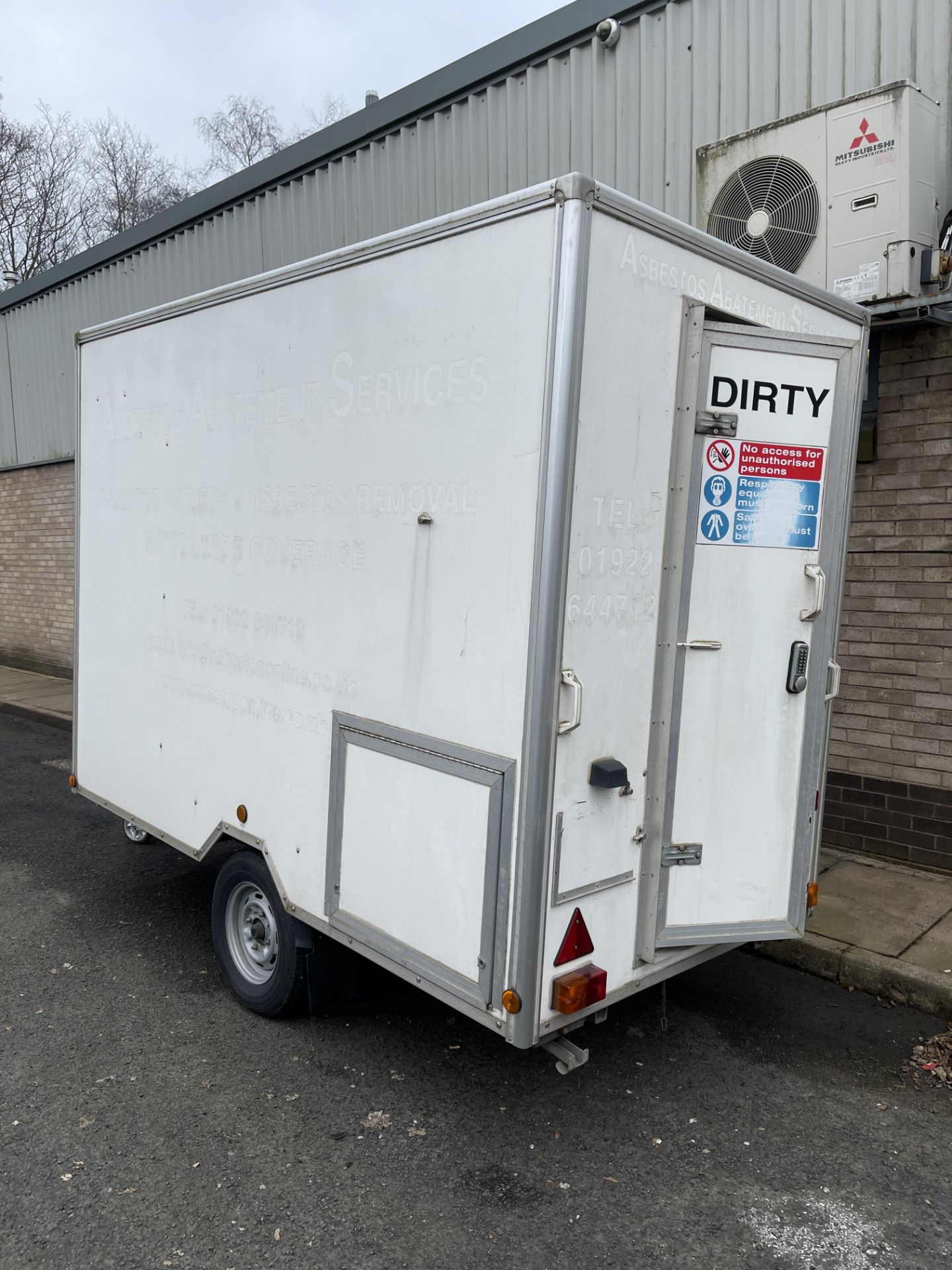 Mobile De-Contamination Unit Comprising Dirty End, Shower Enclosure, Clean End, Fitted with Knott - Image 7 of 48