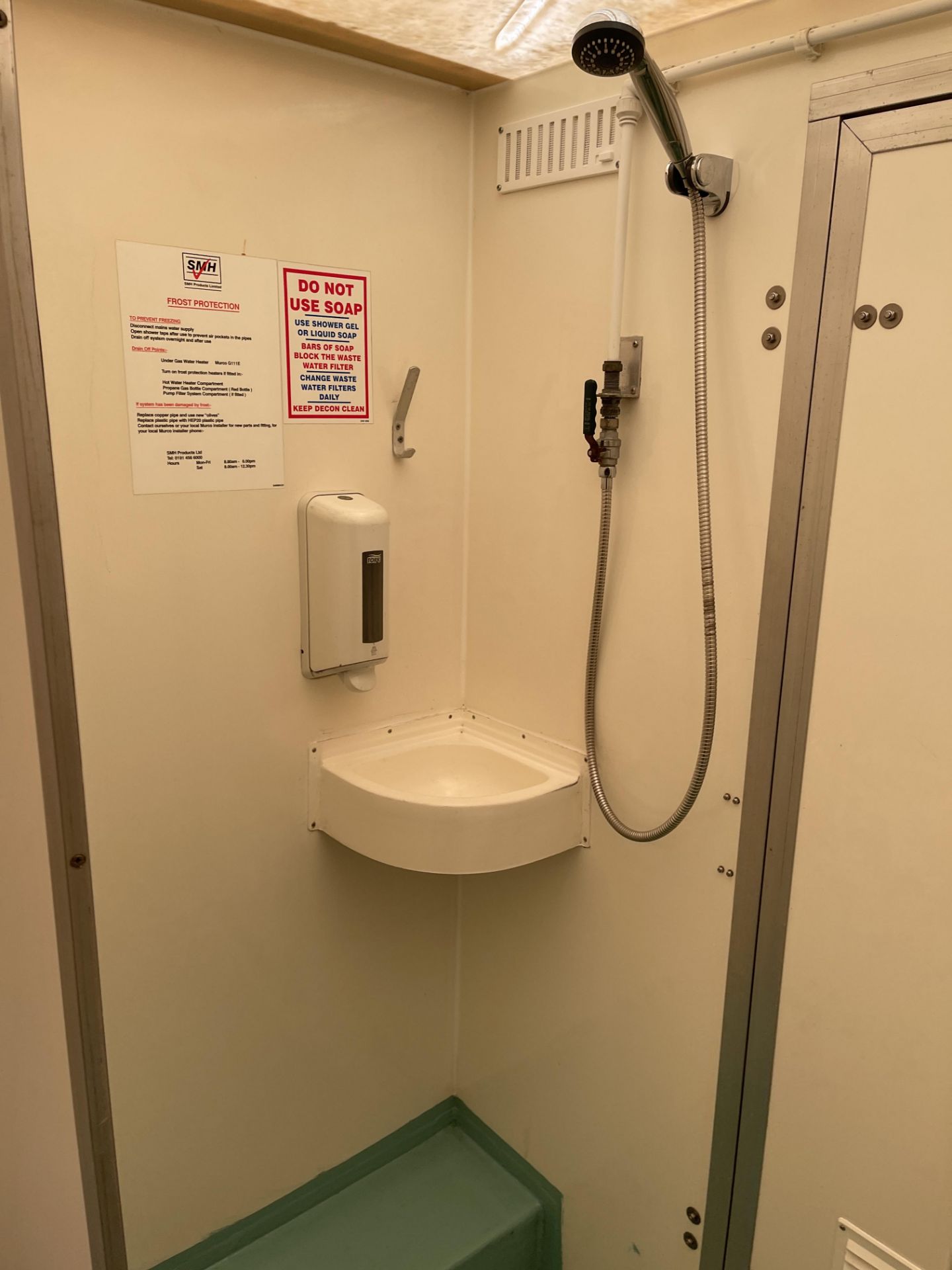 SMH Mobile De-Contamination Unit Comprising Dirty End, Twin Shower Enclosure, Clean End, Fitted with - Image 40 of 81