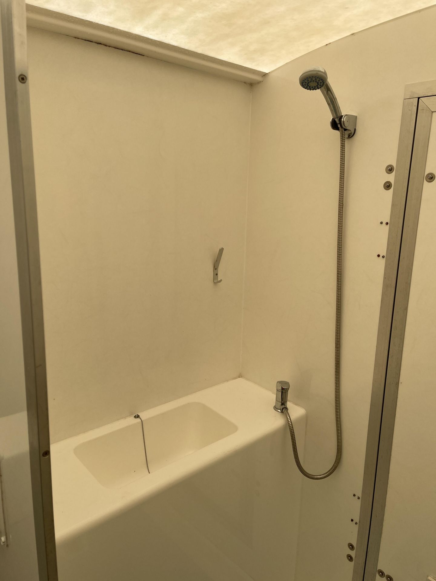 SMH Mobile De-Contamination Unit Comprising Dirty End, Twin Shower Enclosure, Clean End, Fitted with - Image 42 of 74