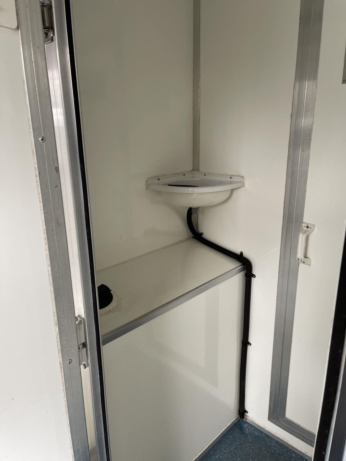 Mobile De-Contamination Unit Comprising Dirty End, Shower Enclosure, Clean End, Fitted with Knott - Image 31 of 48