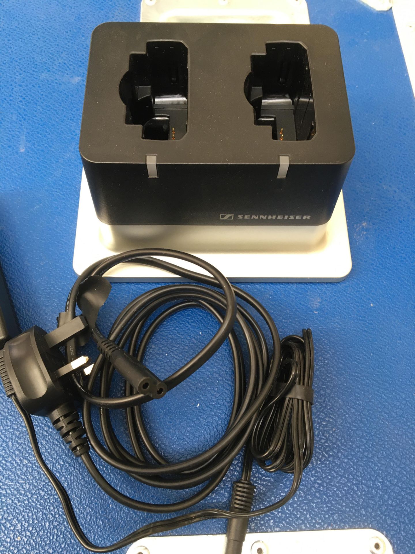 Sennheiser Speechline CHG 2 UK 2-bay table top charger with power supply. B Grade. Ex Install. - Image 2 of 2