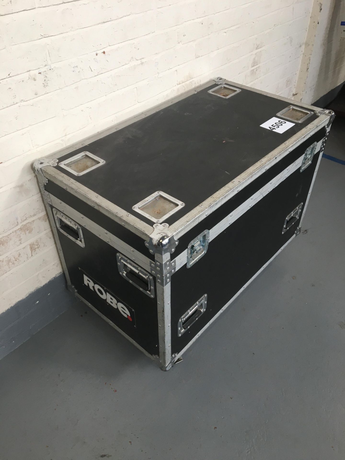Fitted Flightcase for Robe 250 Wash Moving Light. 565*990*635mm. Condition: Used Ex Hire - Image 2 of 10