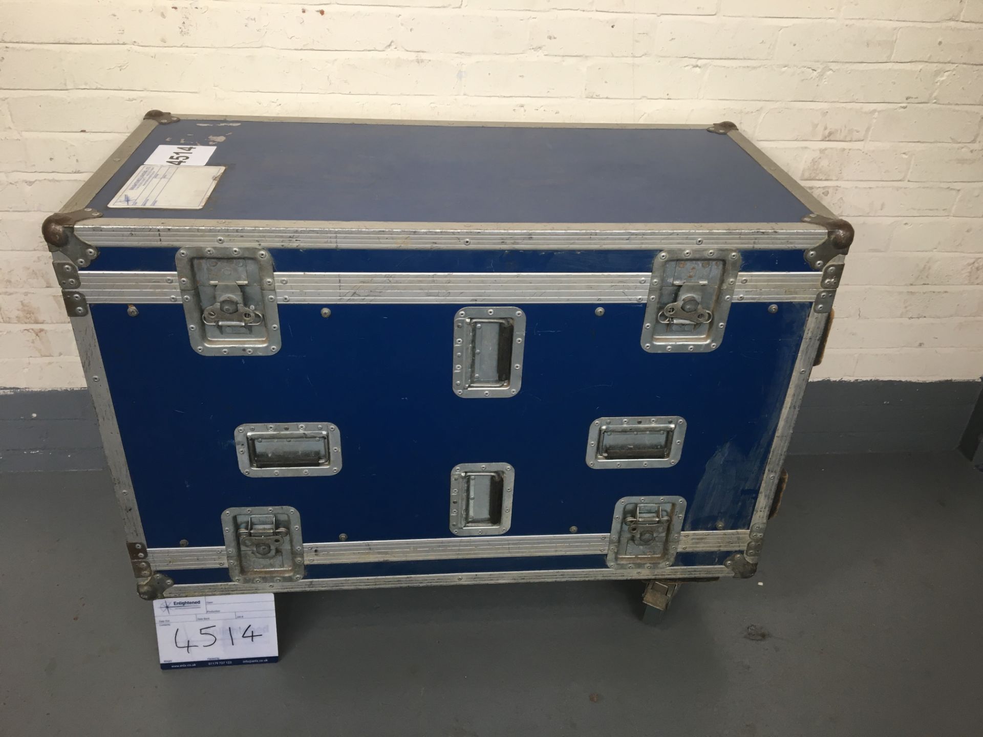 24U 19" Rack wheeled Flightcase. 696*1108*527mm. Condition: Used Ex Hire - Image 4 of 8