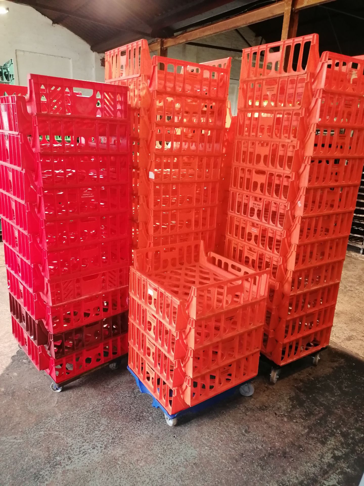 Large Anount Of Plastic Bread Trays Mainly Orange - Image 4 of 5