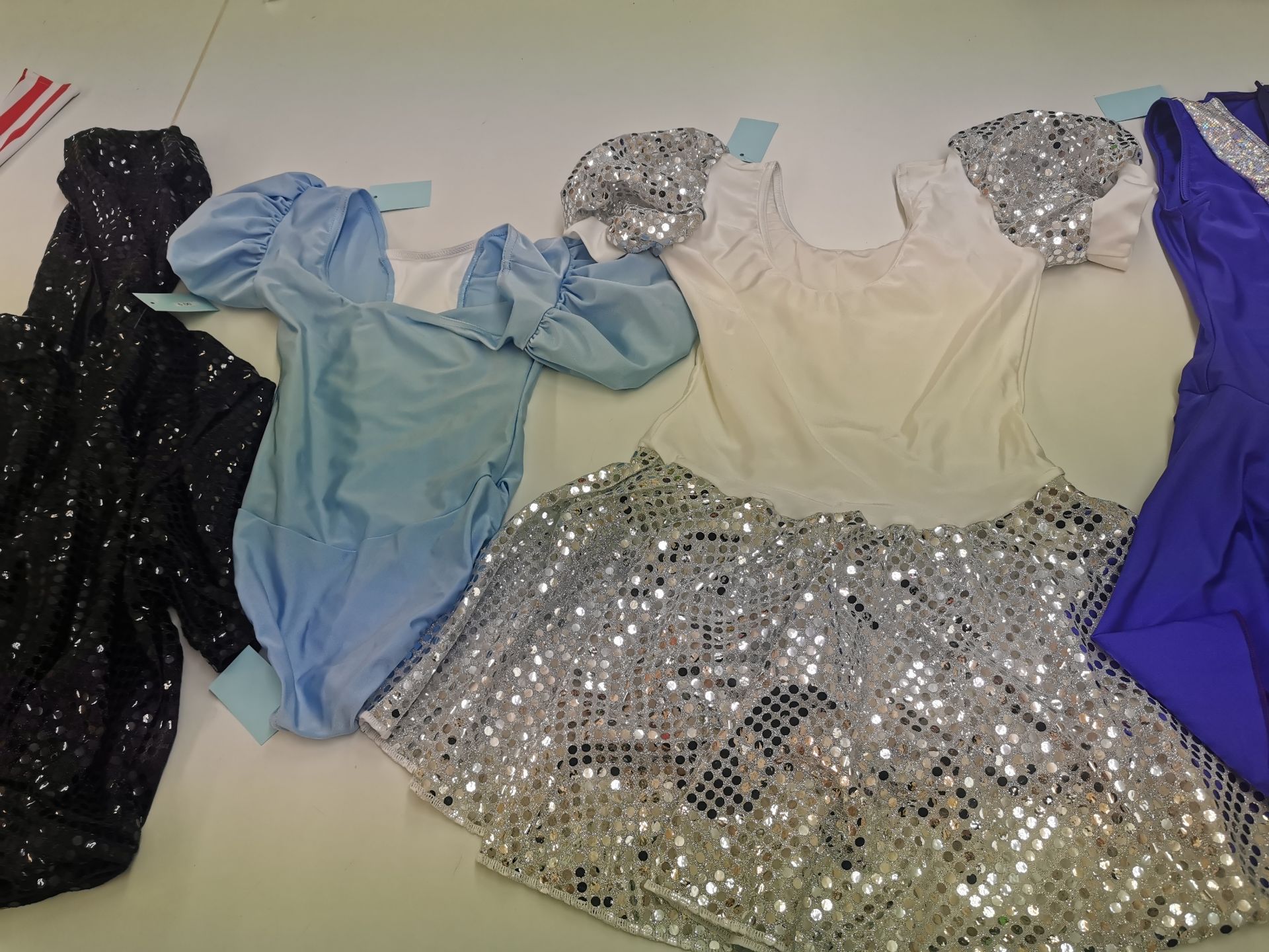 100pc Childrens clothes including dresses,trousers,catsuits,leotards.Various sizes and designs - Image 8 of 8
