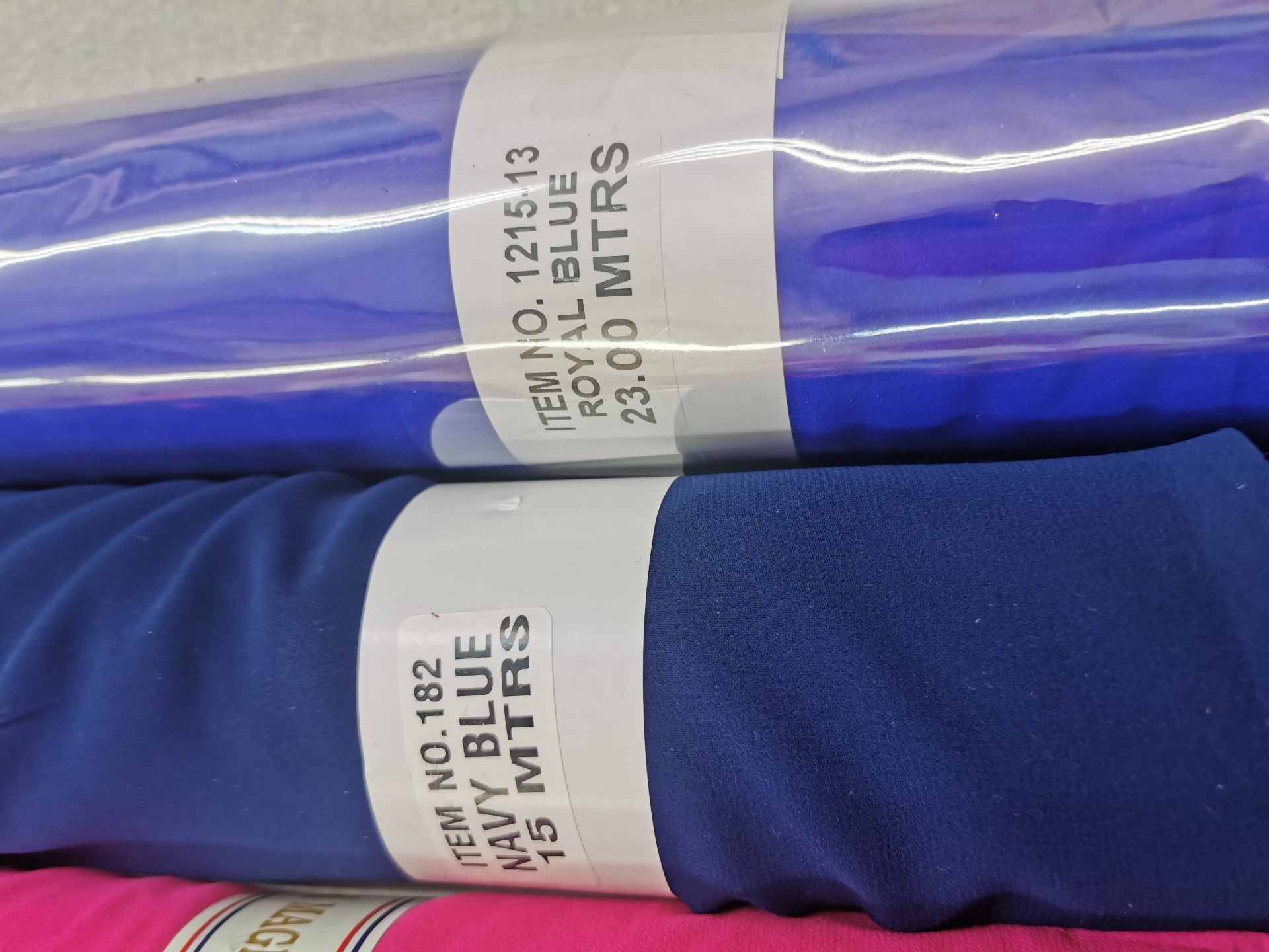 180m Estimated. Chiffon crepe fabric in 9 rolls .RRP £2-5 per meter - Image 6 of 6