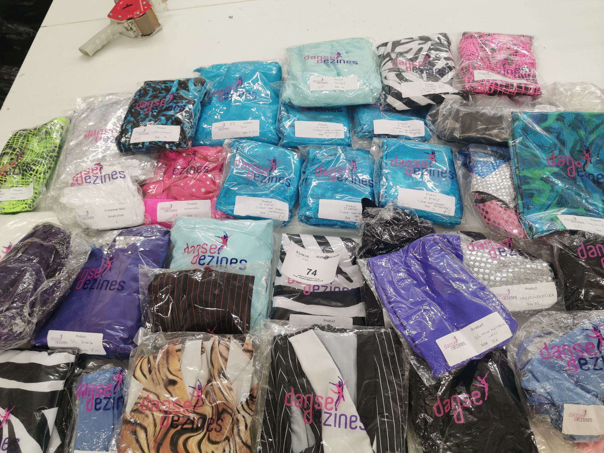 100pc Childrens dance clothes including waist coats ,trousers,catsuits. Various designs and sizes - Image 3 of 6