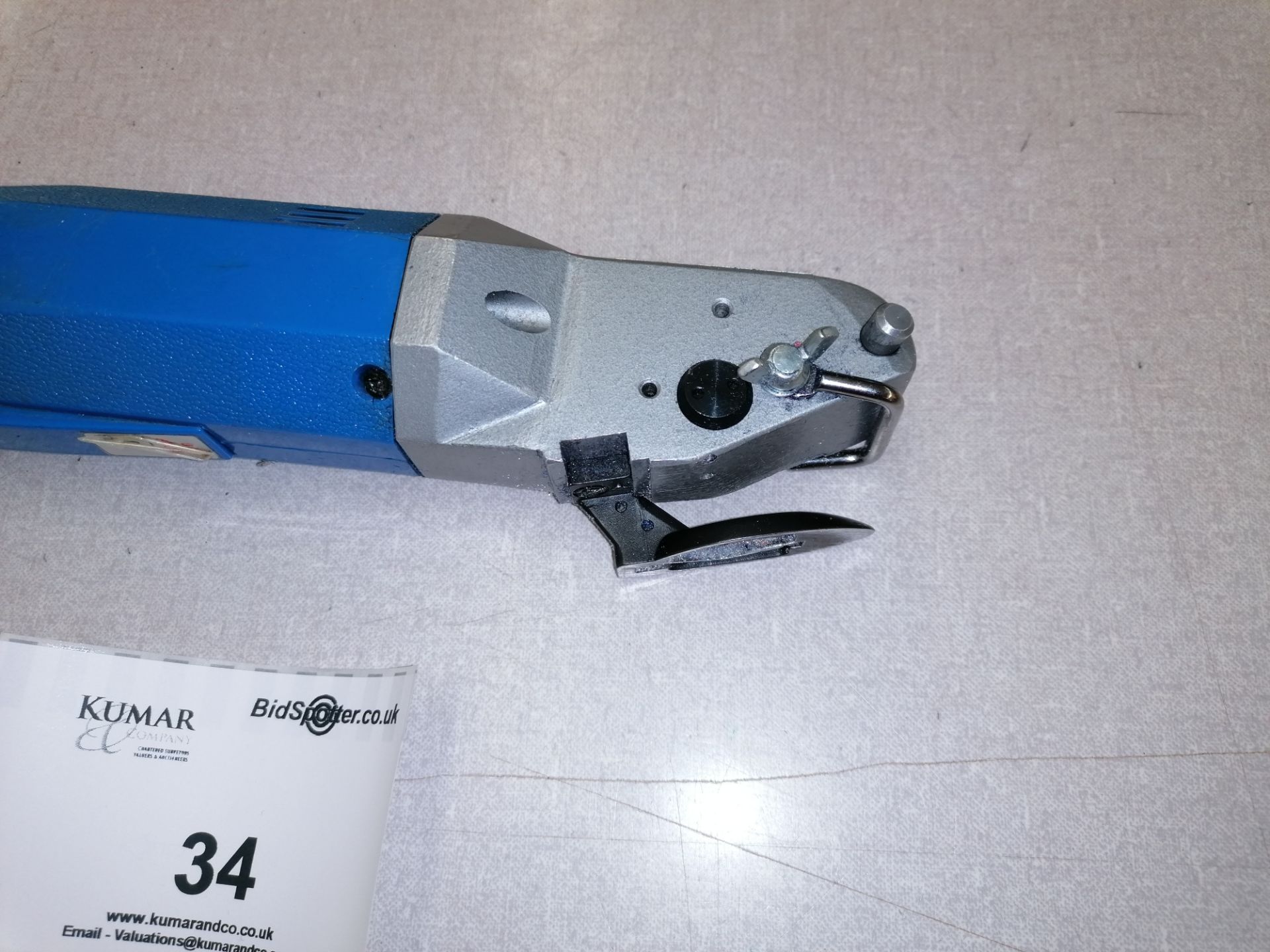 Suprena 101A Hand held fabric cutter Serial No 98443 - Image 3 of 5