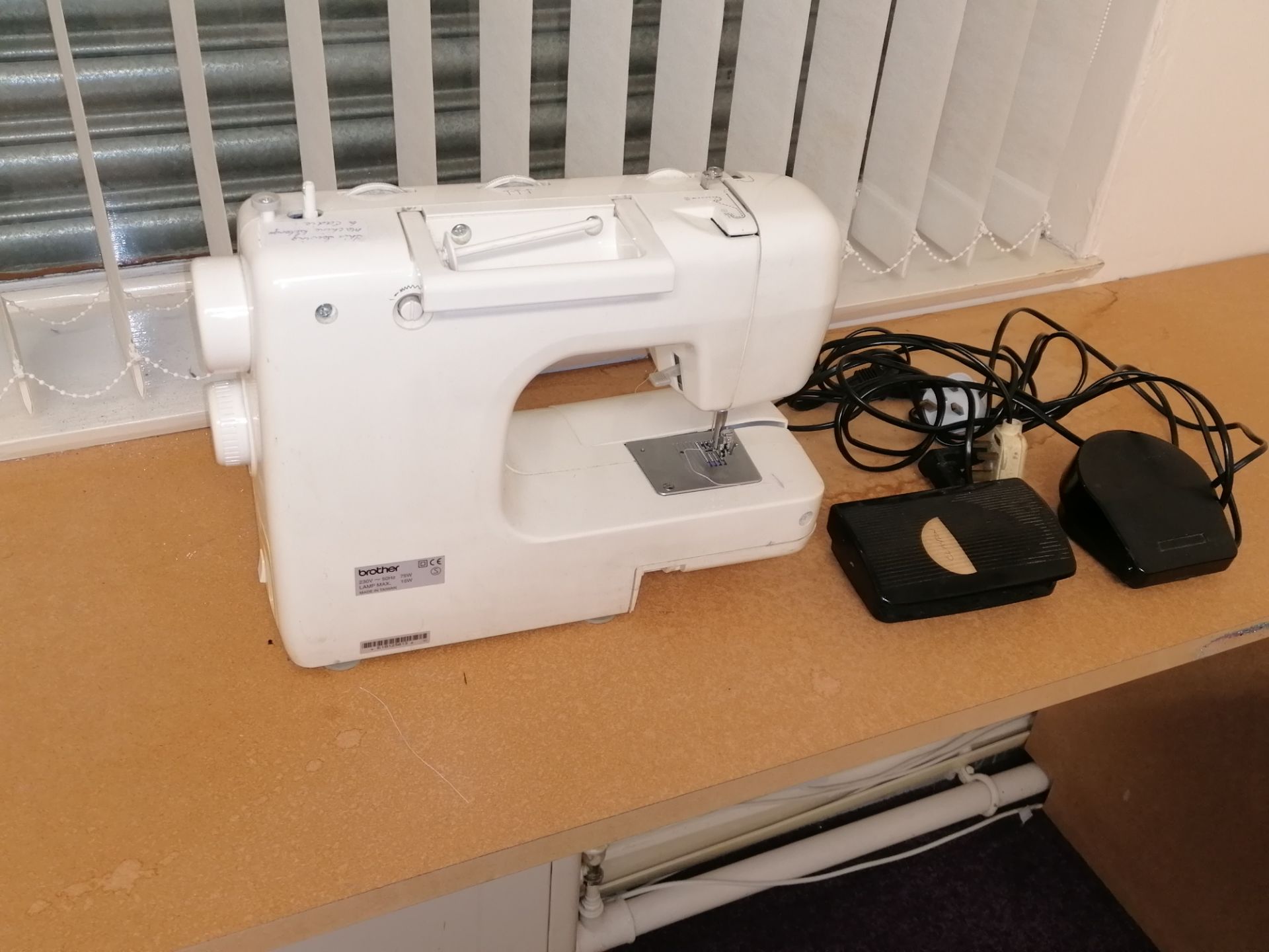 Brother PS-31 Sewing machine with pedel controls - Image 4 of 5