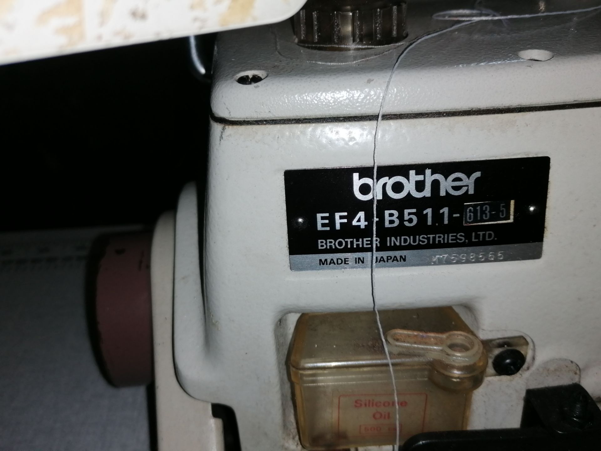 Brother EF4 - B511 613-5 Industrial 4 thread over locker sewing machine Serial No M7598568 - Image 5 of 5