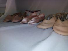 Estimated 900+ split sole leather ballet shoes sizes 1-12.5