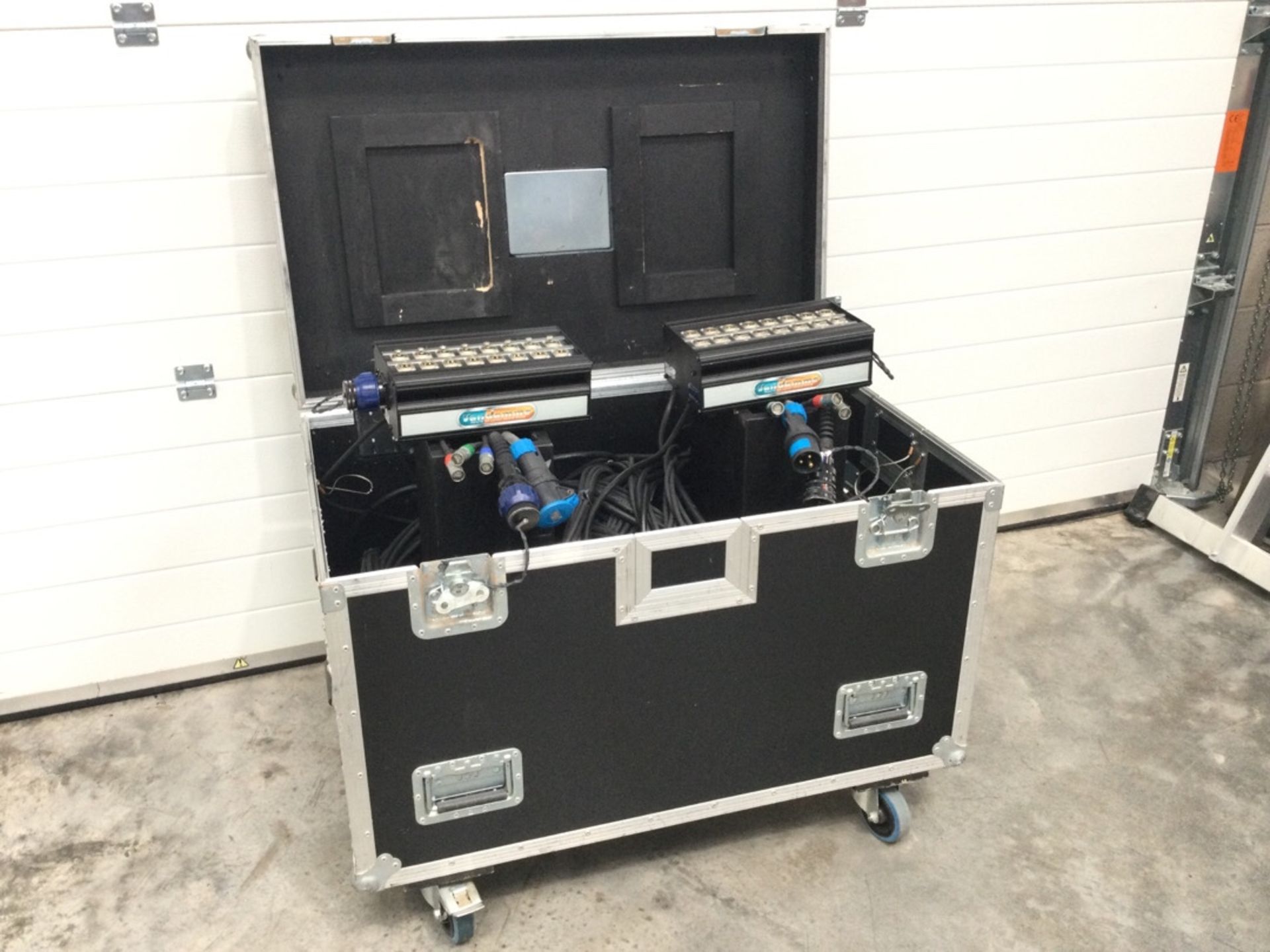 100m digital and analogue multicore and Flightcase. Compromising of 3 Ethercon, 8 bi directional XLR