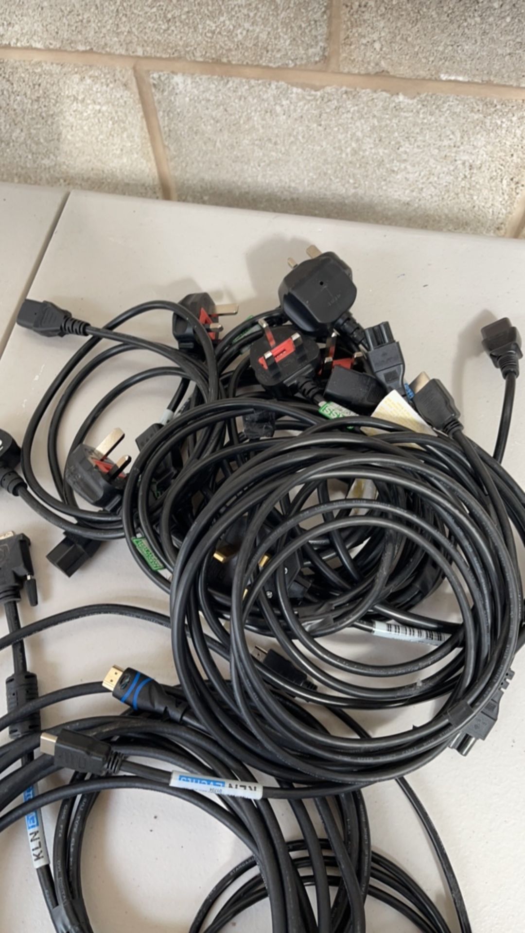 Random assortment of cable, hd sdi, hdmi, DVI, adaptors and mains - Image 4 of 5