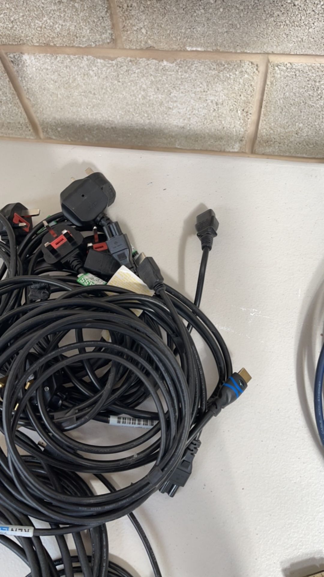 Random assortment of cable, hd sdi, hdmi, DVI, adaptors and mains - Image 5 of 5