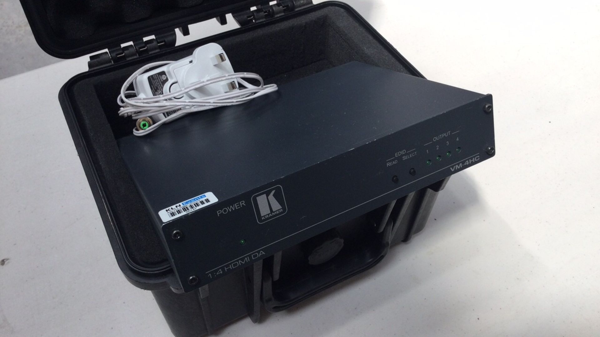 Kramer VM-400HDCP 1:4 DVI DA / PSU / Flightcase