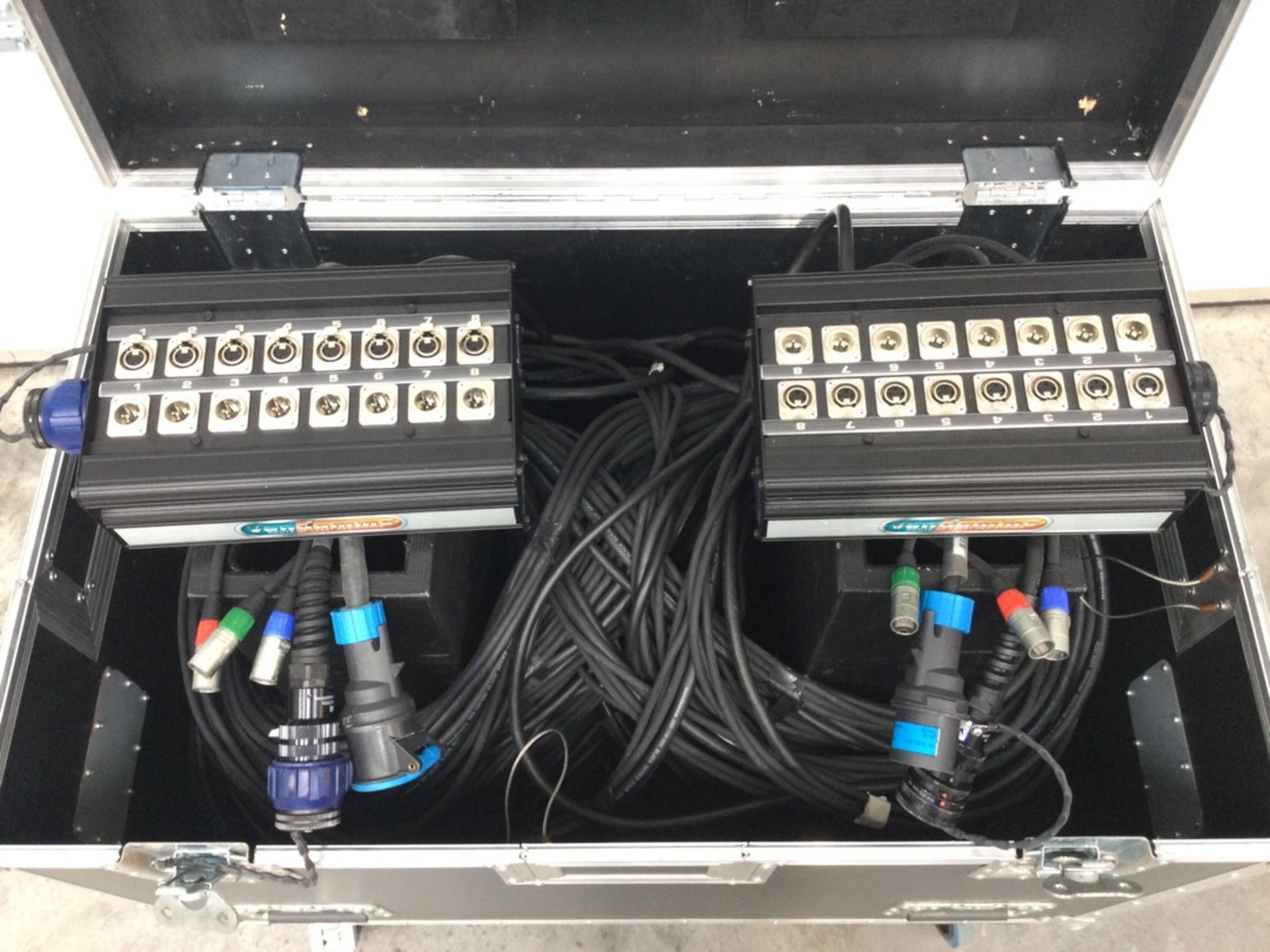 100m digital and analogue multicore and Flightcase. Compromising of 3 Ethercon, 8 bi directional XLR - Image 2 of 4