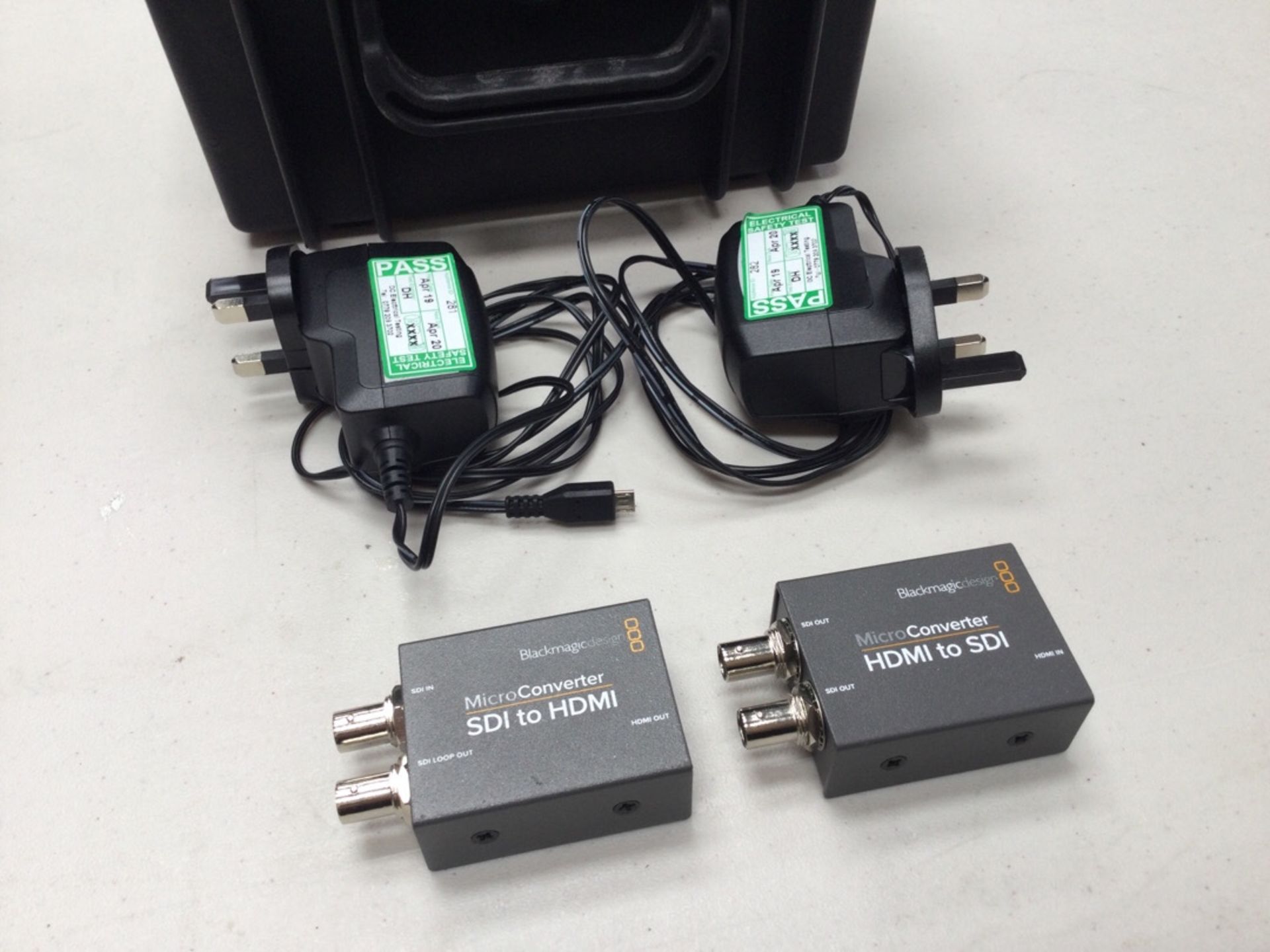 Blackmagicdesign Micro Converter Kit SDI to HDMI / HDMI to SDI & PSU’s c/w Flightcase