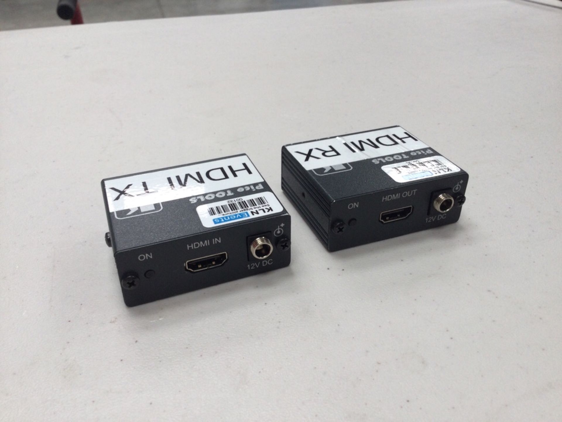 Kramer PT-571 & PT-572+ HDMI over Cat5 TX/RX Kit with PSU’s c/w Flightcase - Image 3 of 4