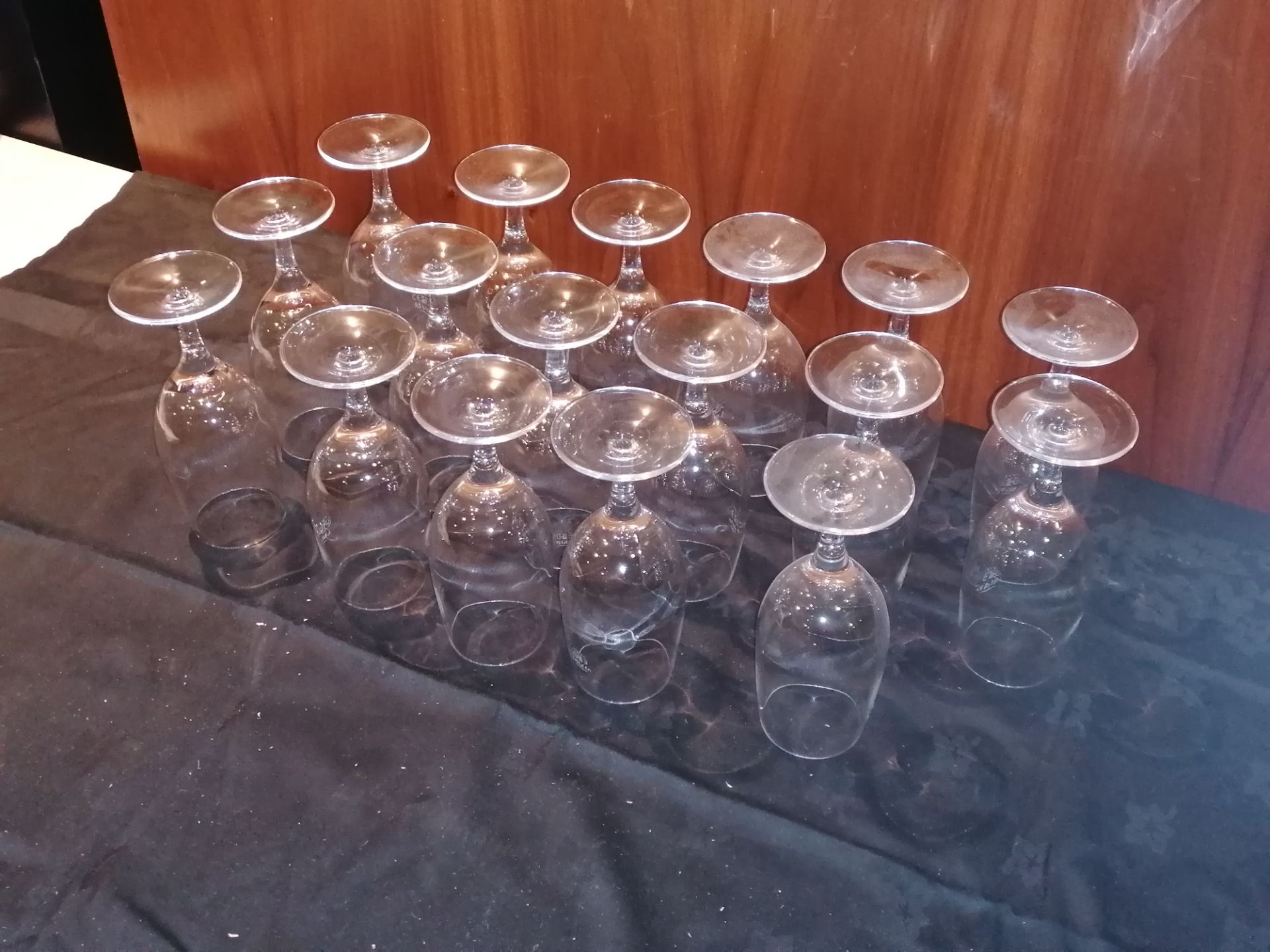 12 x fluted 1/2 pint glasses - Image 2 of 4