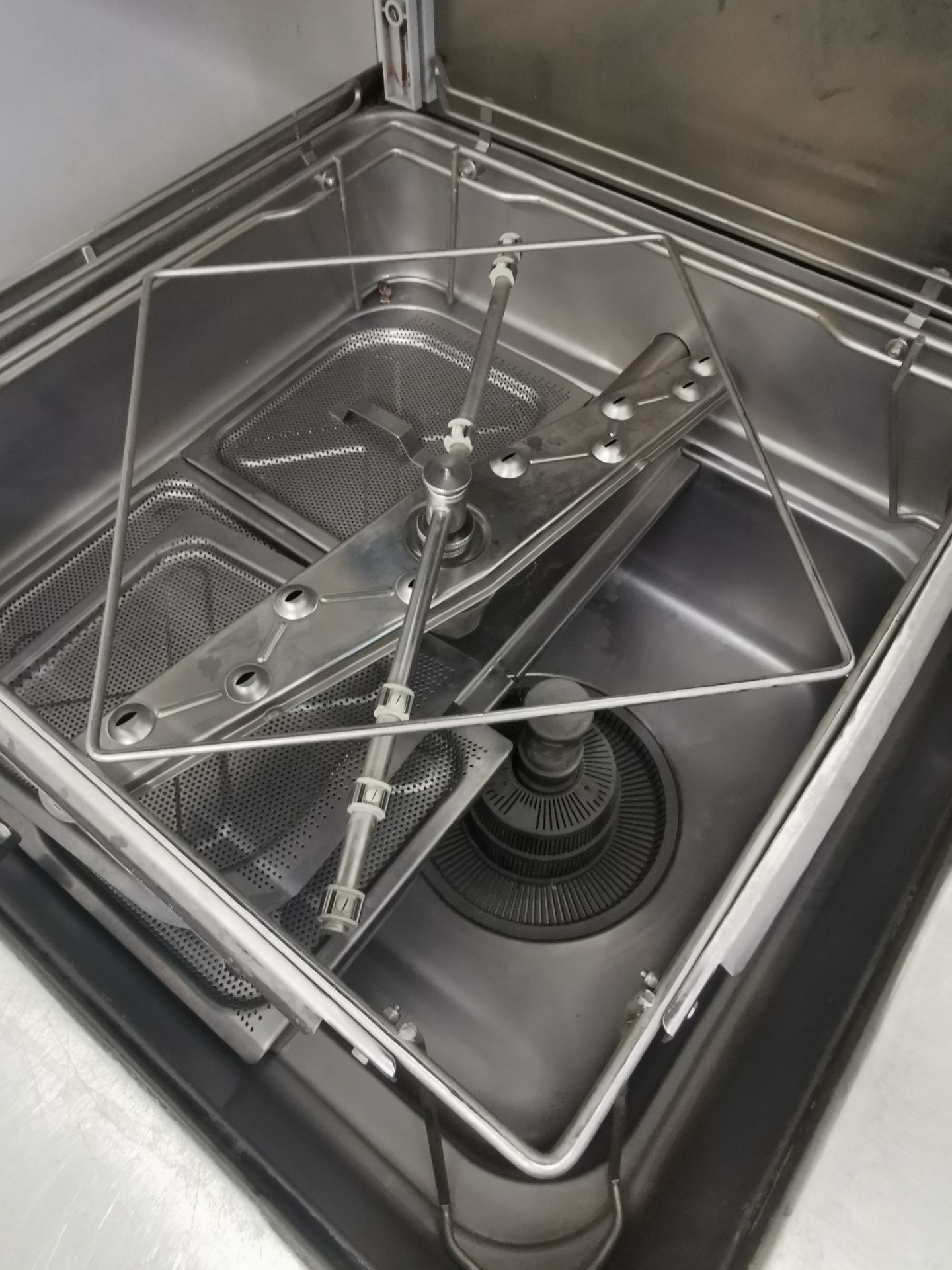 Hoonved Model CAP10E Tray feed dish washer and sta - Image 5 of 8