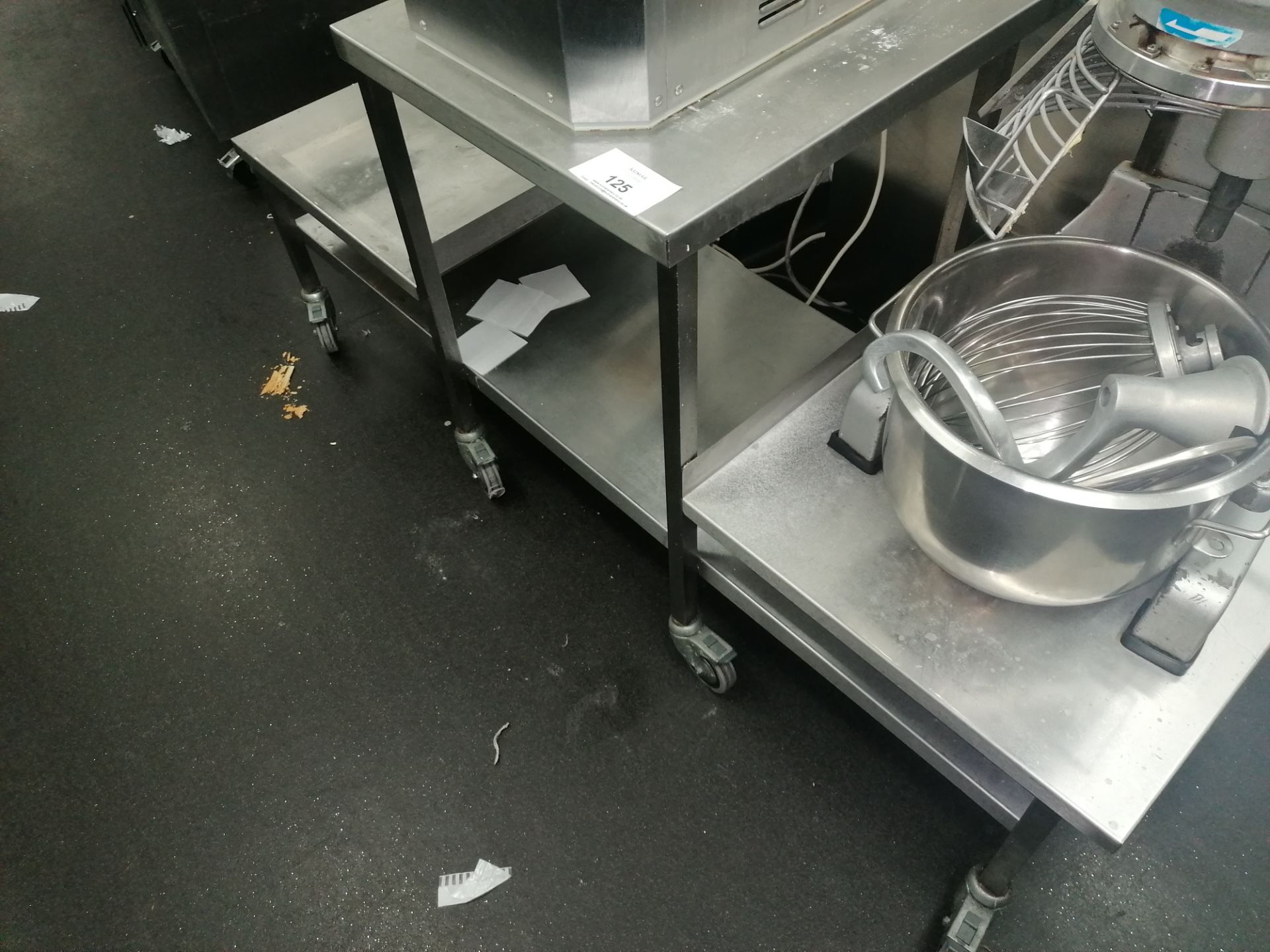 Stainless steel equipment bench with casters (cont - Image 4 of 4