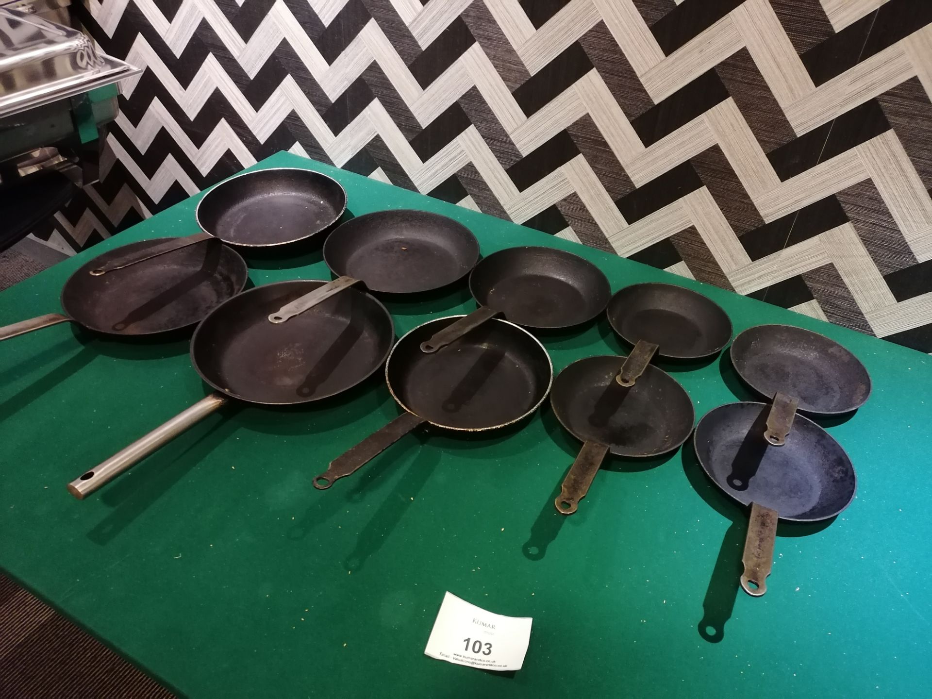 10 x cast iron skillets