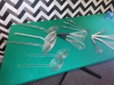 15x Kitchen utensils consisting of whisks and ladl