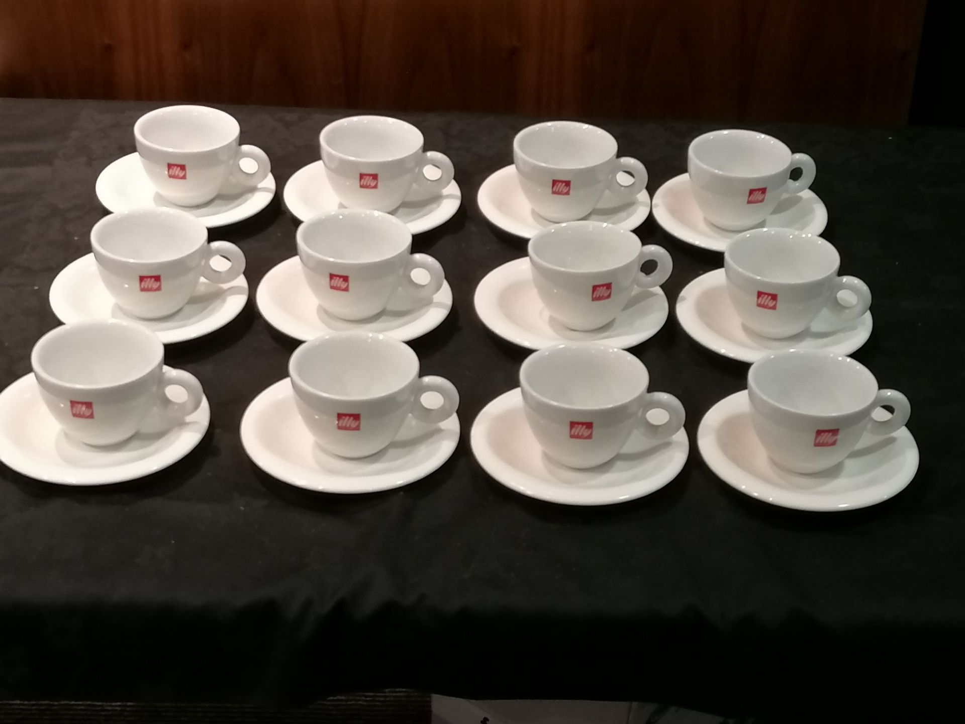 12 X illy coffee cups and 12 x Villeroy saucers - Image 2 of 4