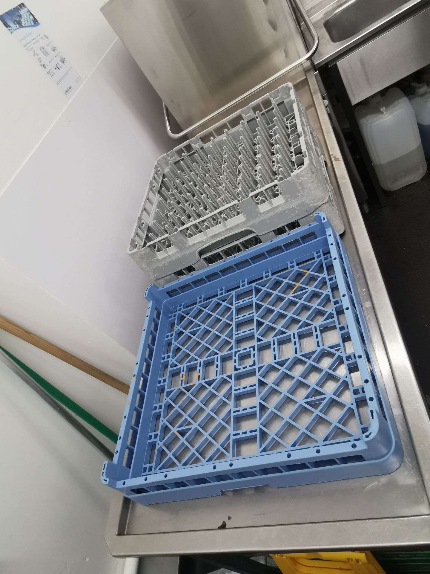 Hoonved Model CAP10E Tray feed dish washer and sta - Image 4 of 8