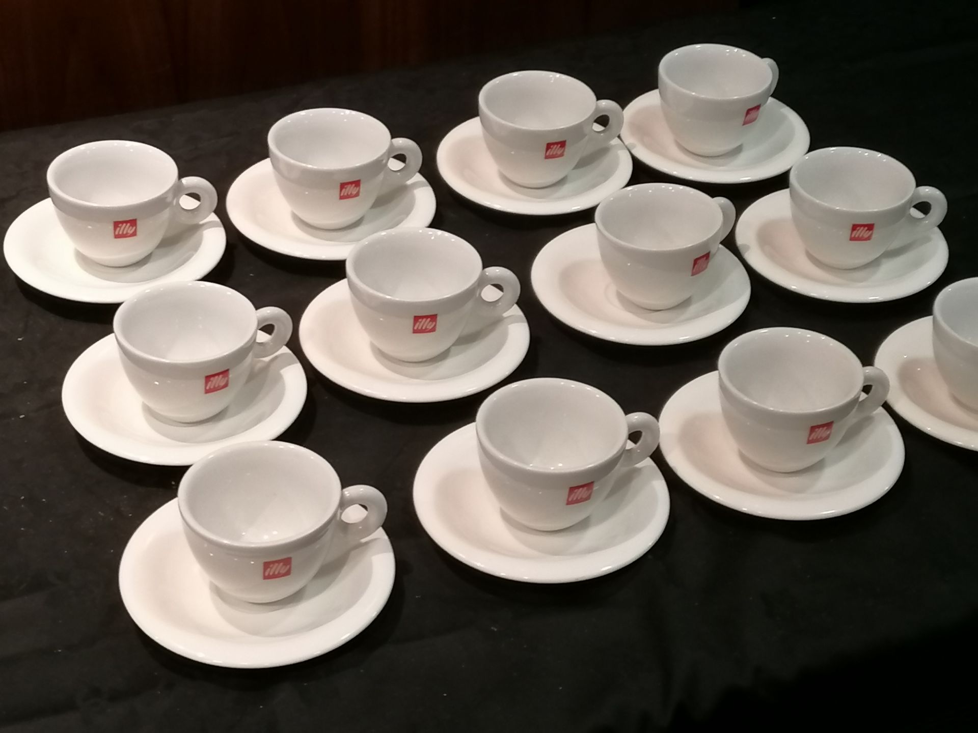 12 X illy coffee cups and 12 x Villeroy saucers - Image 4 of 4